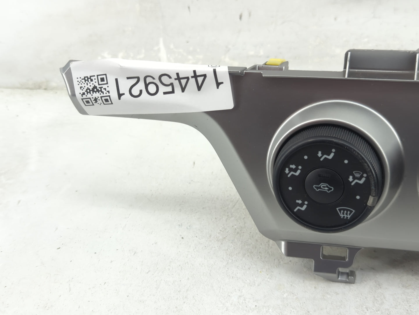 2011-2012 Scion Xb Climate Control Module Temperature AC/Heater Replacement P/N:55406-12490 Fits Fits 2011 2012 OEM Used Aut