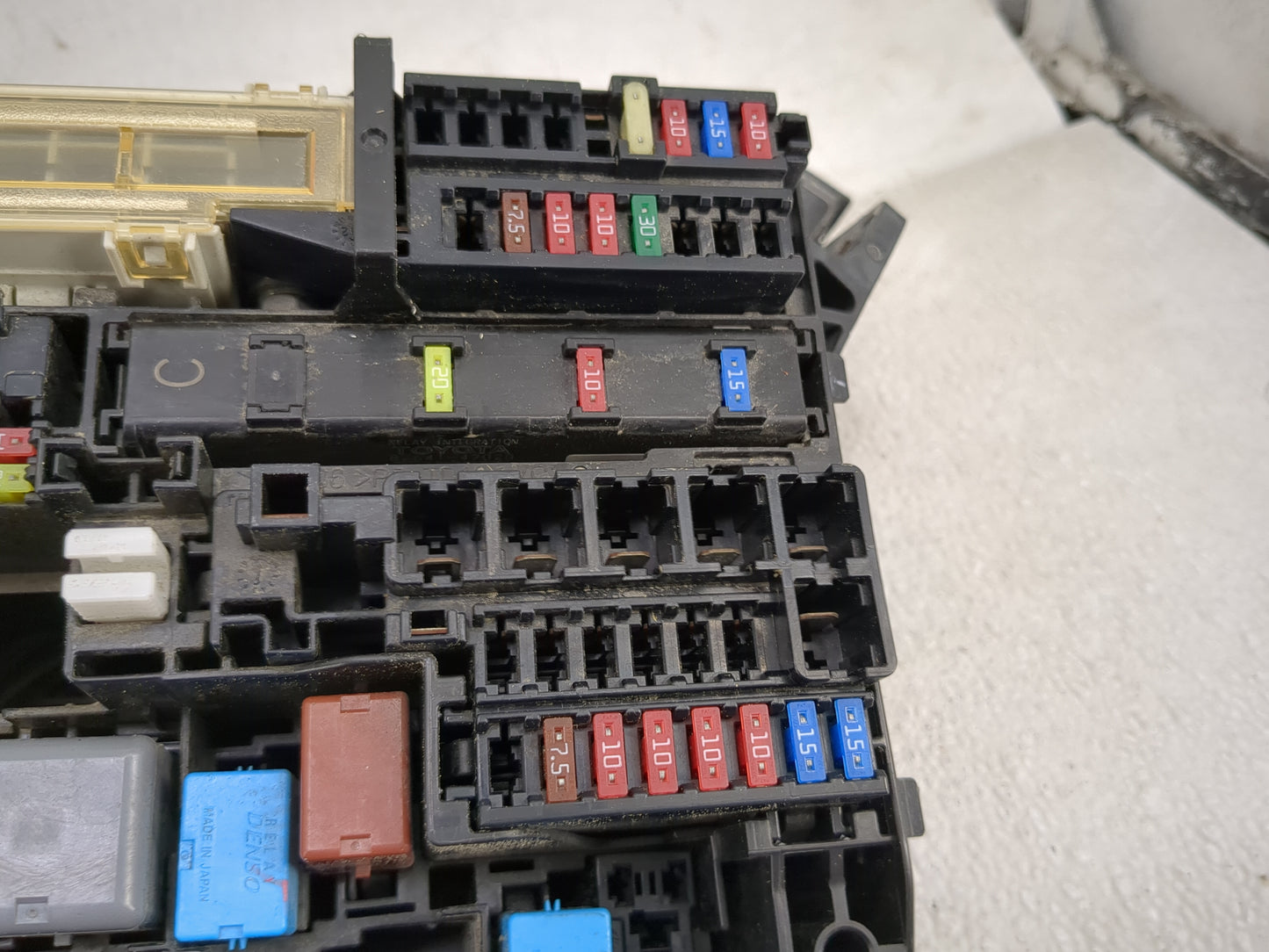 2012 Scion Xb Fusebox Fuse Box Panel Relay Module Fits OEM Used Auto Parts - Oemusedautoparts1.com