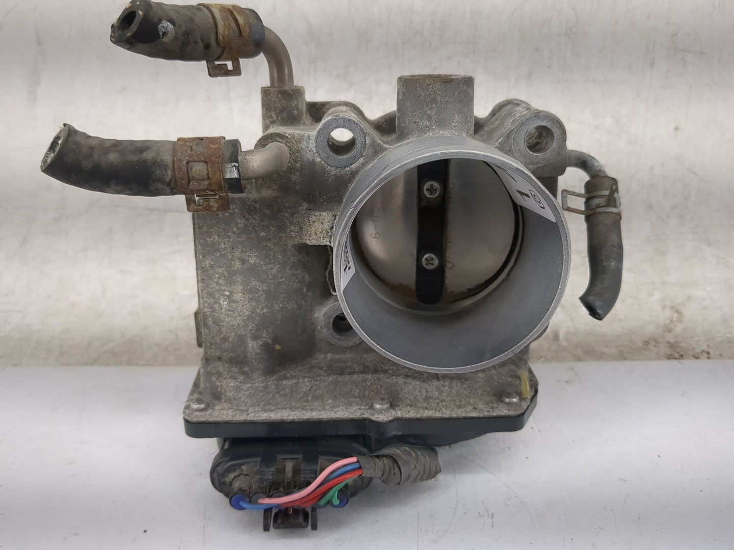 2008-2015 Scion Xb Throttle Body P/N:22030-28071 Fits Fits 2006 2007 2008 2009 2010 2011 2012 2013 2014 2015 OEM Used Auto P