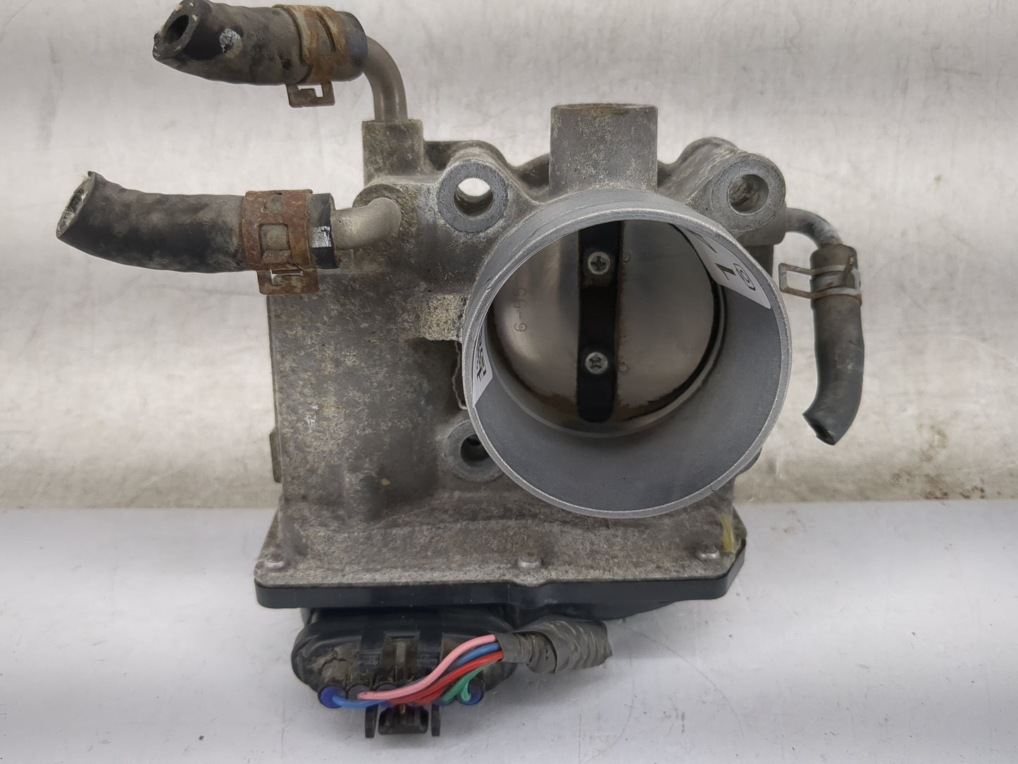 2008-2015 Scion Xb Throttle Body P/N:22030-28071 Fits Fits 2006 2007 2008 2009 2010 2011 2012 2013 2014 2015 OEM Used Auto P