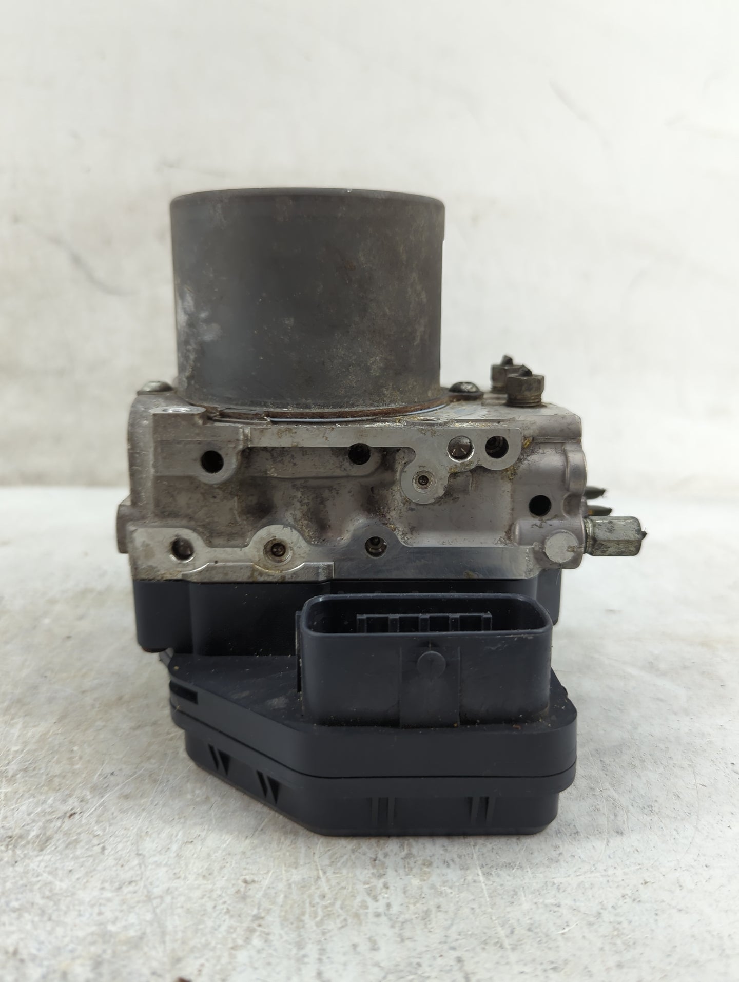 2012 Scion Xb ABS Pump Control Module Replacement P/N:4454012511 89541-12821, 133800-3830 Fits OEM Used Auto Parts - Oemused