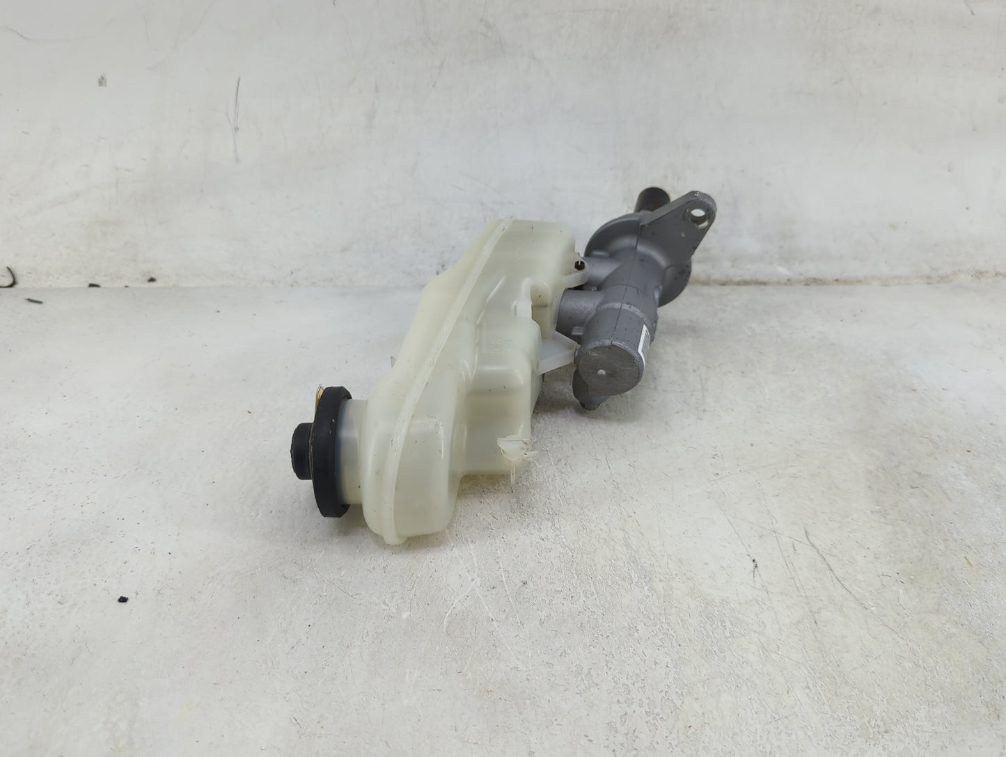 2008-2012 Scion Xb Brake Master Cylinder 1490517 - Oemusedautoparts1.com