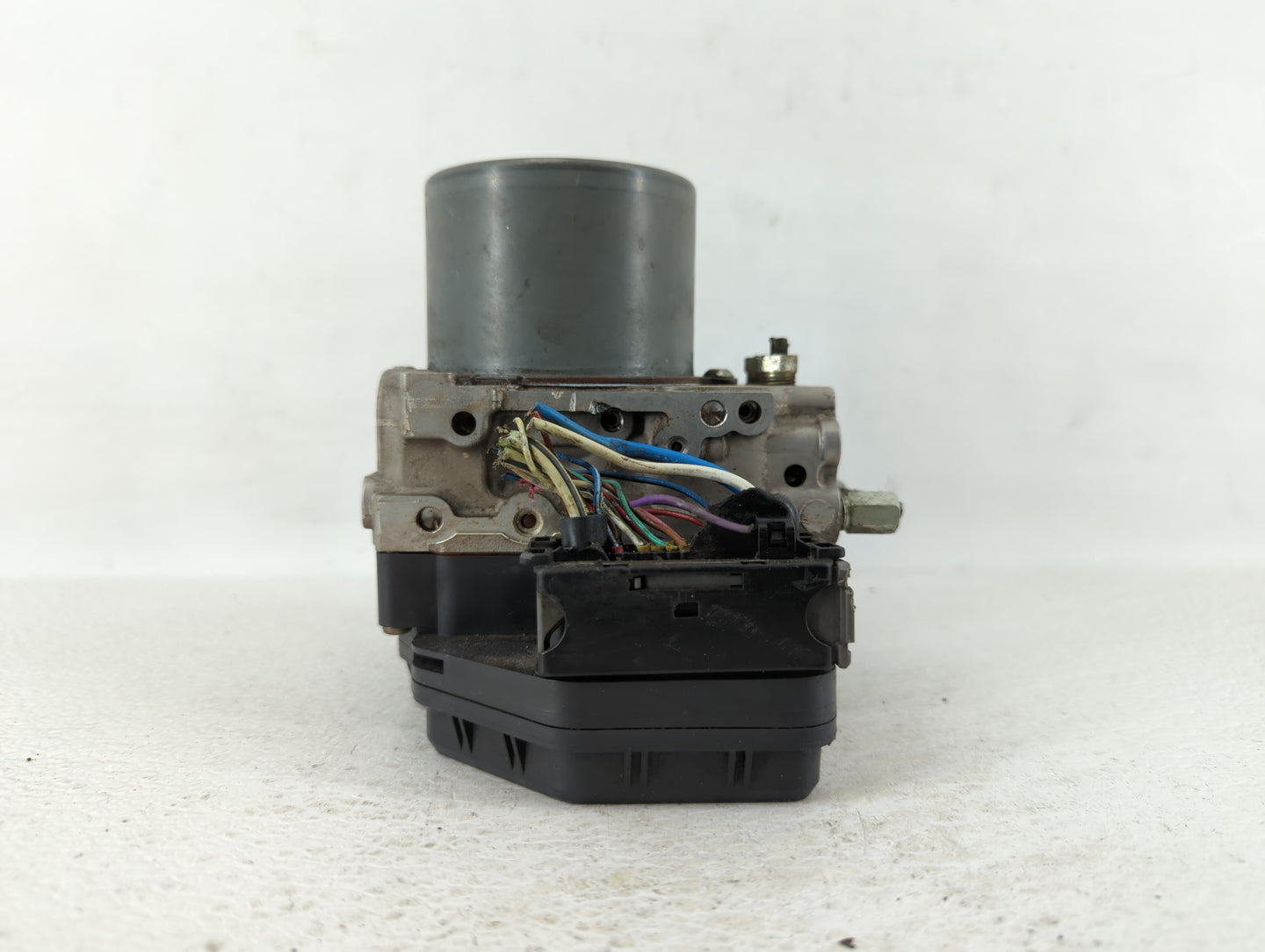2012 Scion Xb ABS Pump Control Module Replacement P/N:89541-12820 44540-12510 Fits OEM Used Auto Parts - Oemusedautoparts1.c