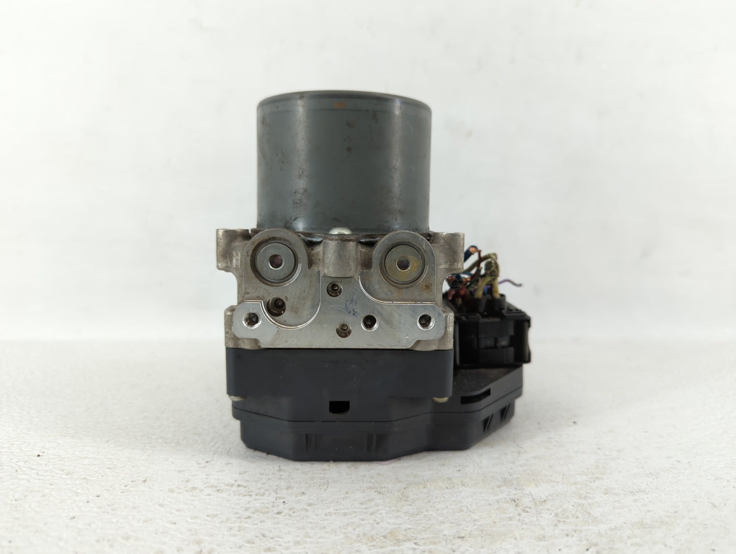 2012 Scion Xb ABS Pump Control Module Replacement P/N:89541-12820 44540-12510 Fits OEM Used Auto Parts - Oemusedautoparts1.c