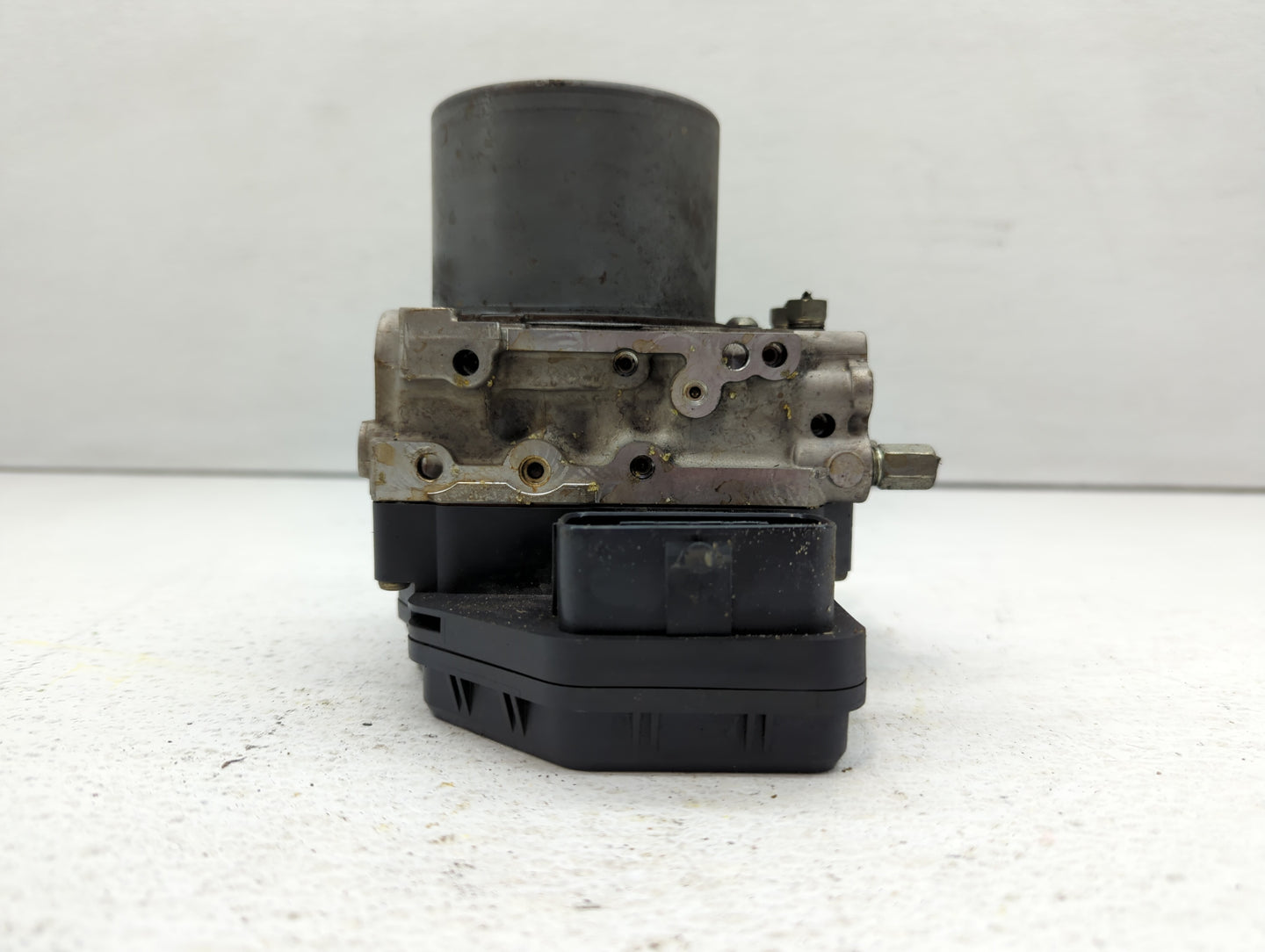 2012 Scion Xb ABS Pump Control Module Replacement P/N:44540-12511 133800-3830 Fits OEM Used Auto Parts - Oemusedautoparts1.c