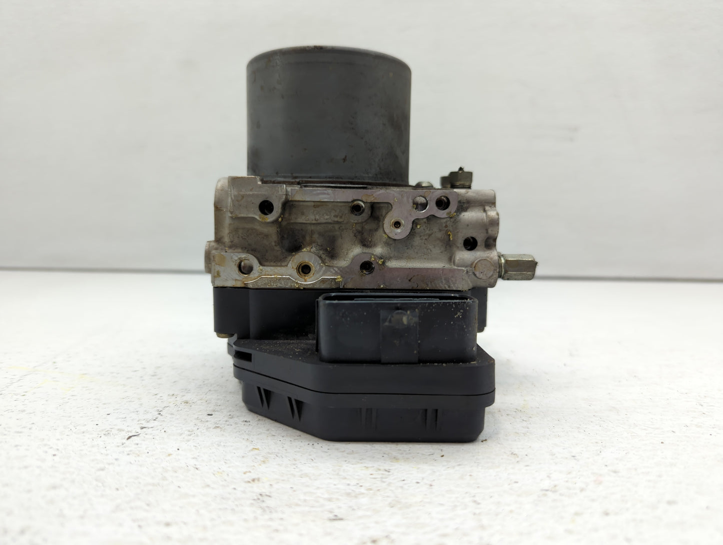 2012 Scion Xb ABS Pump Control Module Replacement P/N:44540-12511 133800-3830 Fits OEM Used Auto Parts - Oemusedautoparts1.c