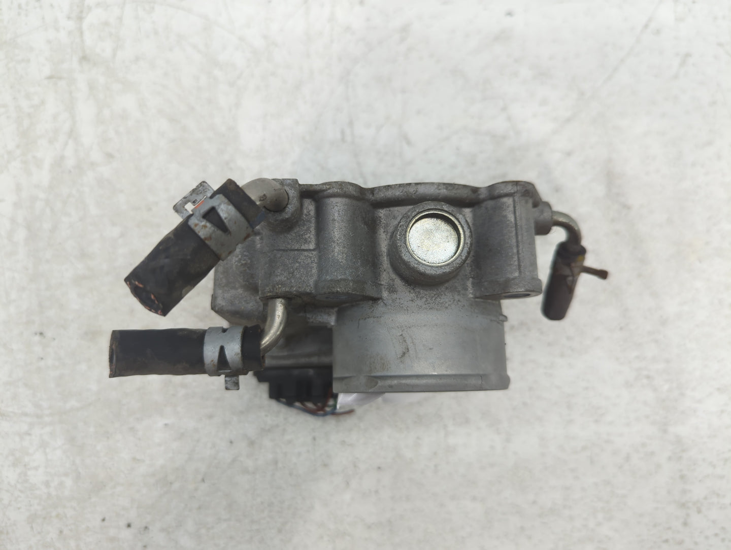 2008-2015 Scion Xb Throttle Body P/N:22030-28071 Fits Fits 2006 2007 2008 2009 2010 2011 2012 2013 2014 2015 OEM Used Auto P