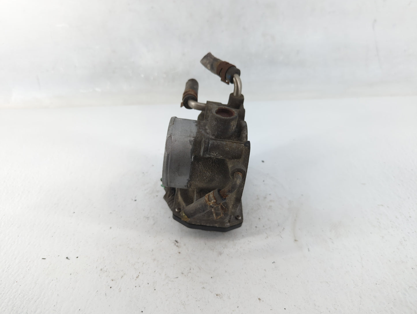 2008-2015 Scion Xb Throttle Body P/N:22030-28071 Fits Fits 2006 2007 2008 2009 2010 2011 2012 2013 2014 2015 OEM Used Auto P