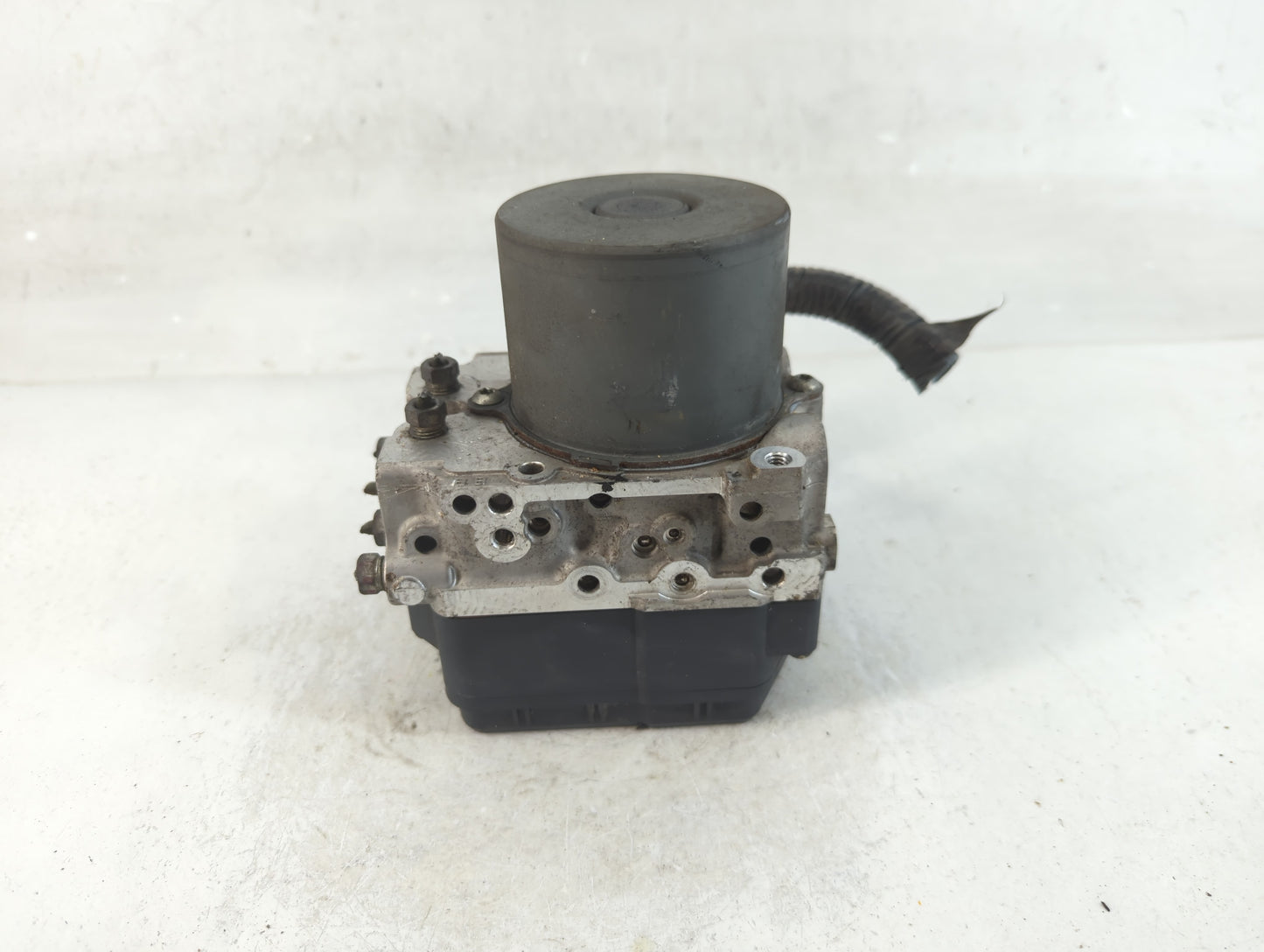 2012 Scion Xb ABS Pump Control Module Replacement Fits OEM Used Auto Parts - Oemusedautoparts1.com