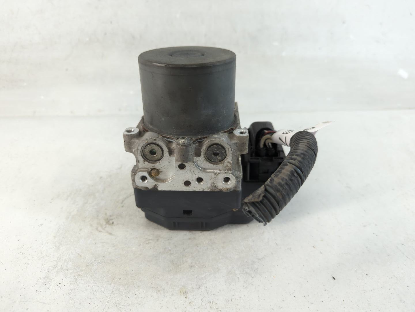 2012 Scion Xb ABS Pump Control Module Replacement Fits OEM Used Auto Parts - Oemusedautoparts1.com
