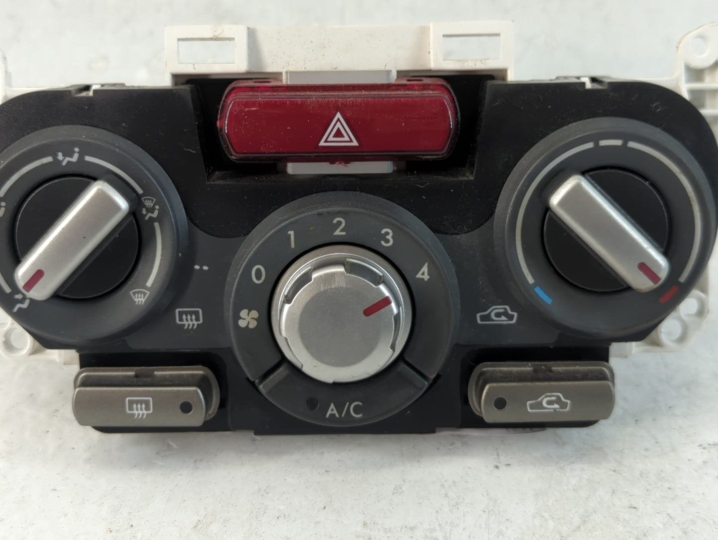 2012 Subaru Forester Climate Control Module Temperature AC/Heater Replacement P/N:72311SC050 Fits OEM Used Auto Parts - Oemu