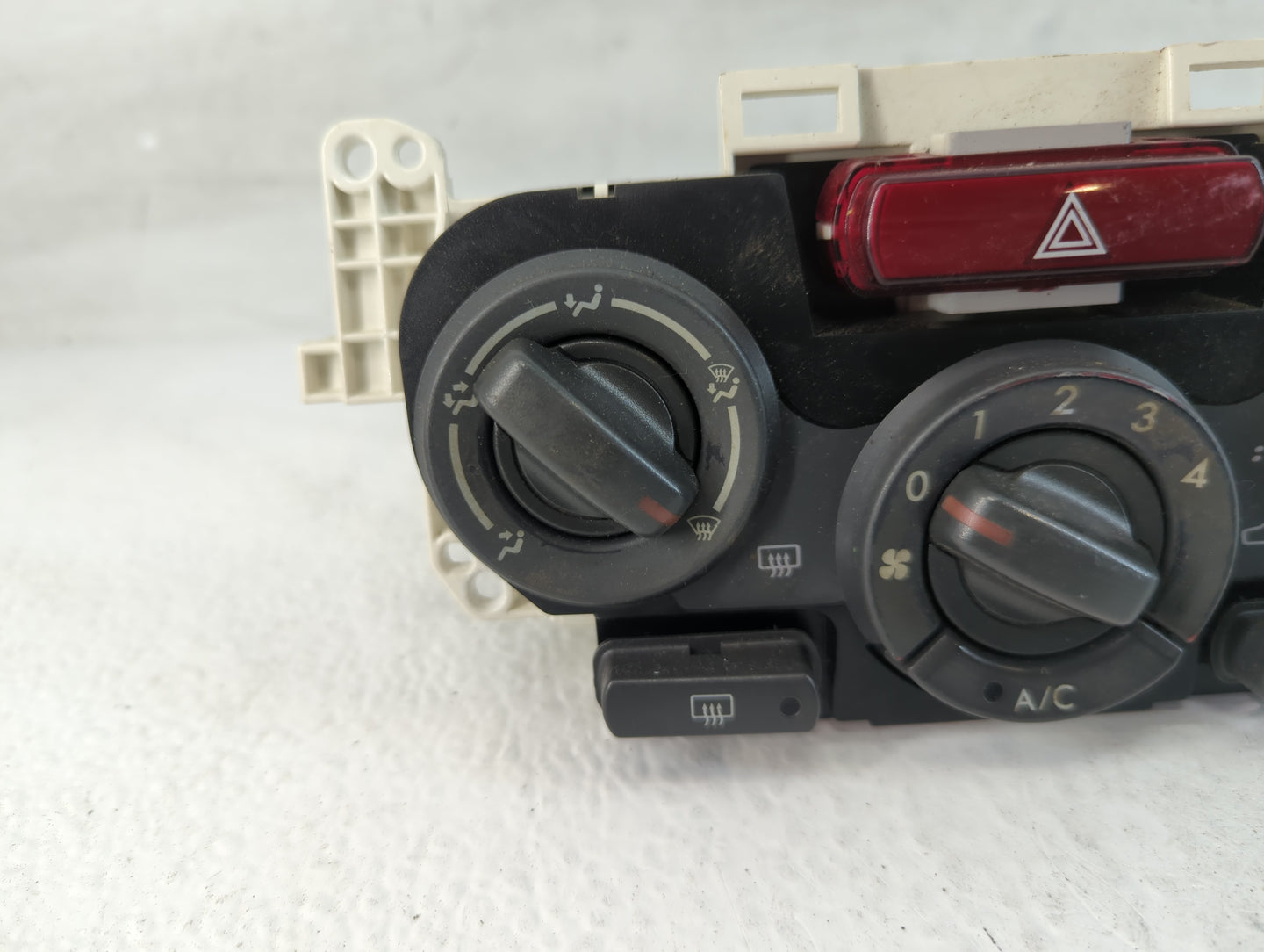 2012 Subaru Forester Climate Control Module Temperature AC/Heater Replacement P/N:72311SC011 Fits OEM Used Auto Parts - Oemu