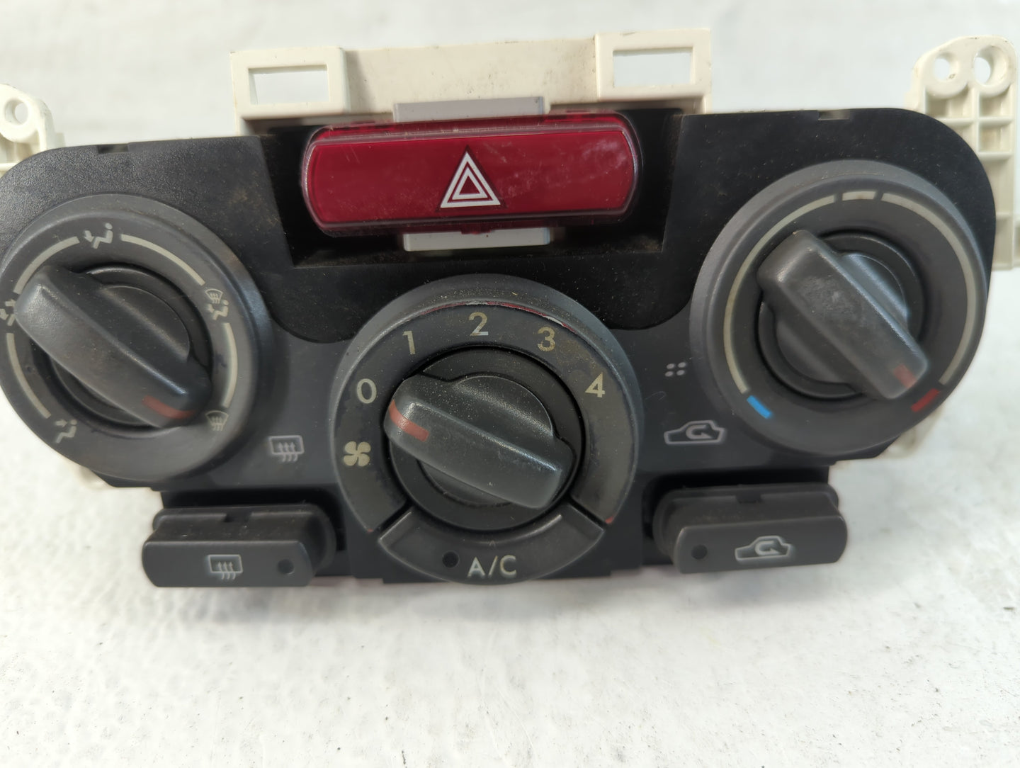 2012 Subaru Forester Climate Control Module Temperature AC/Heater Replacement P/N:72311SC011 Fits OEM Used Auto Parts - Oemu