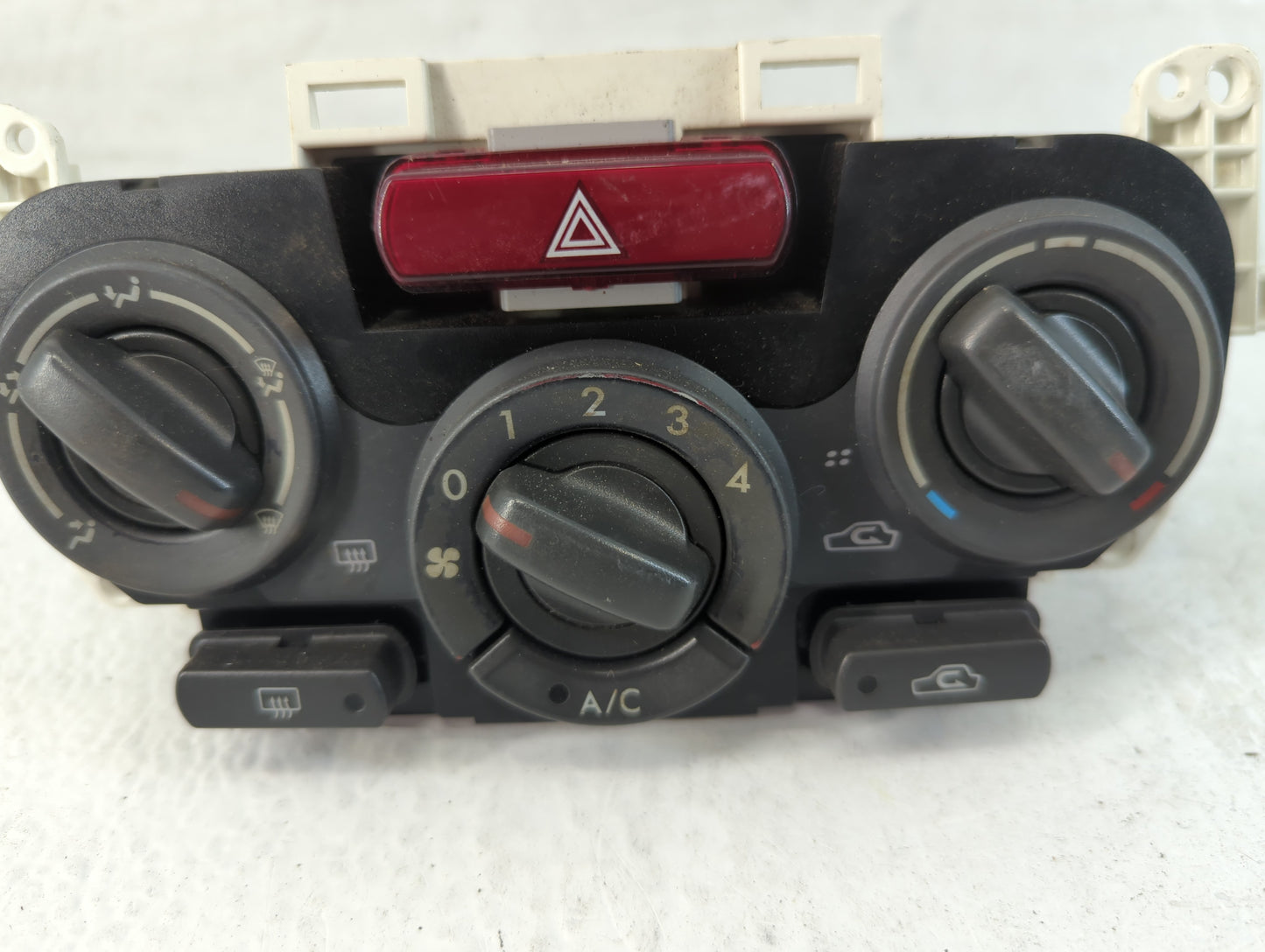2012 Subaru Forester Climate Control Module Temperature AC/Heater Replacement P/N:72311SC011 Fits OEM Used Auto Parts - Oemu