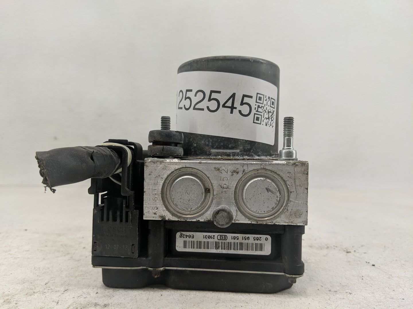 2012 Subaru Forester ABS Pump Control Module Replacement P/N:0 265 951 581 Fits OEM Used Auto Parts - Oemusedautoparts1.com