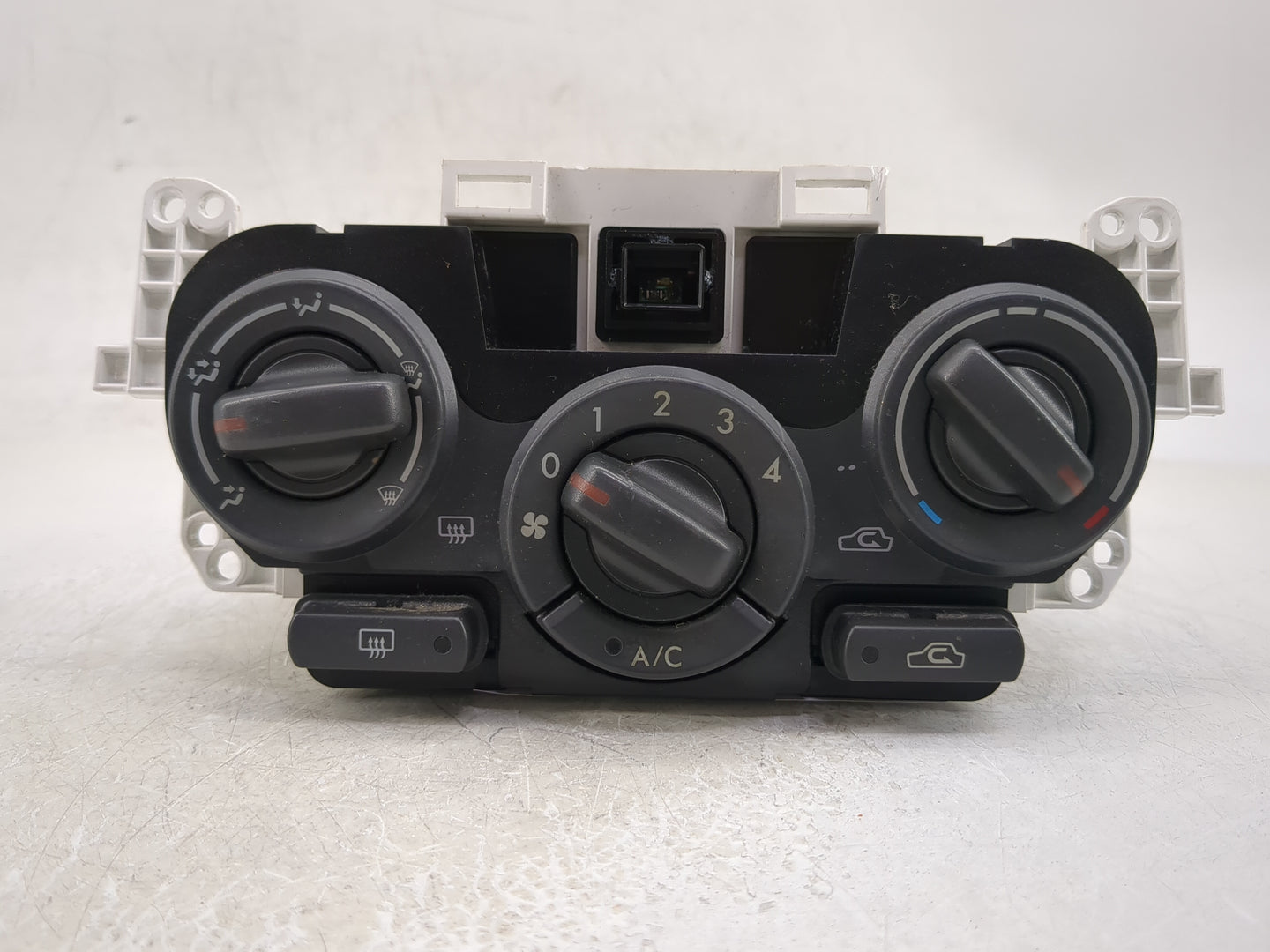 2012 Subaru Forester Climate Control Module Temperature AC/Heater Replacement P/N:72311SC011 Fits OEM Used Auto Parts - Oemu
