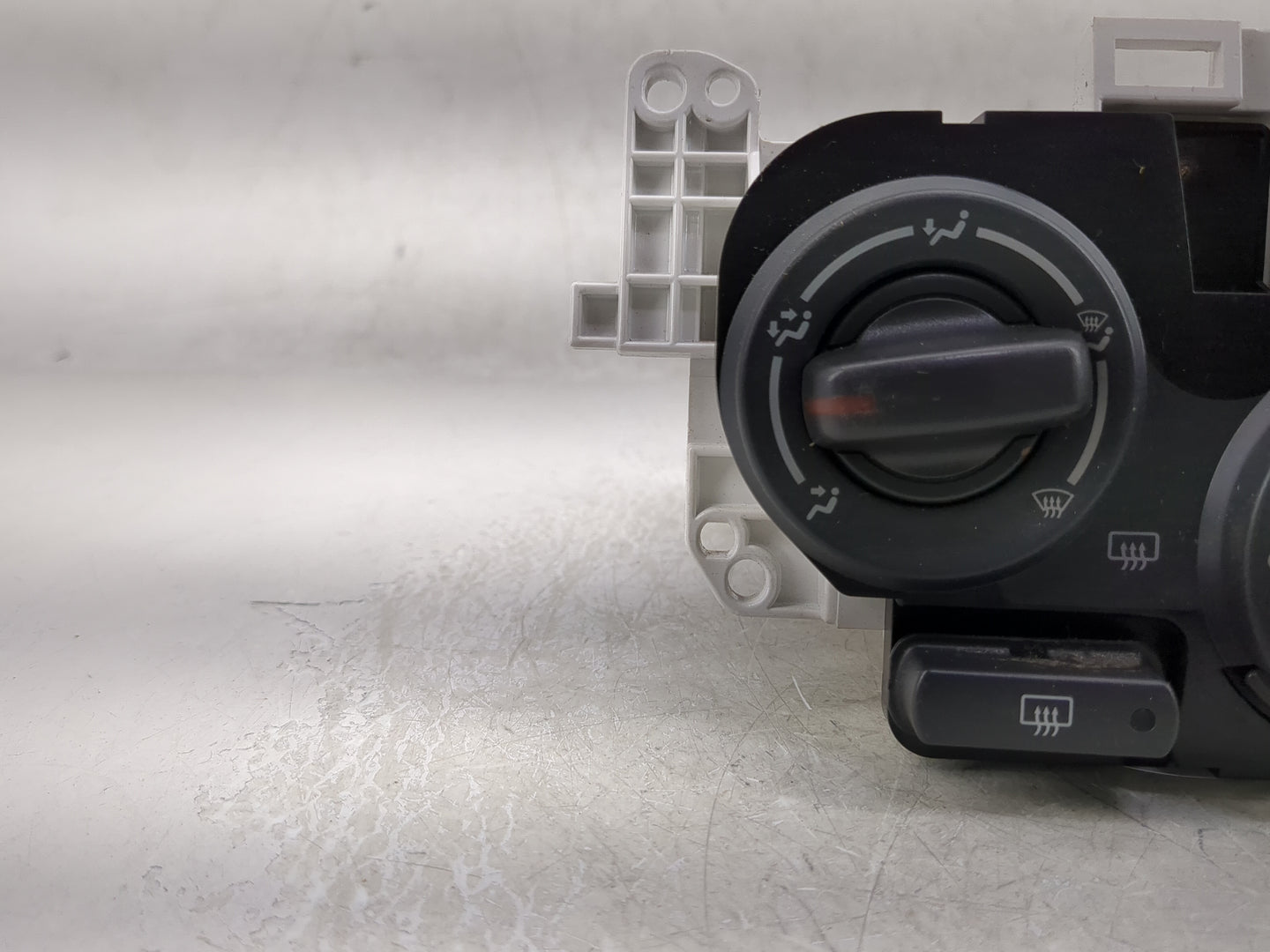 2012 Subaru Forester Climate Control Module Temperature AC/Heater Replacement P/N:72311SC011 Fits OEM Used Auto Parts - Oemu
