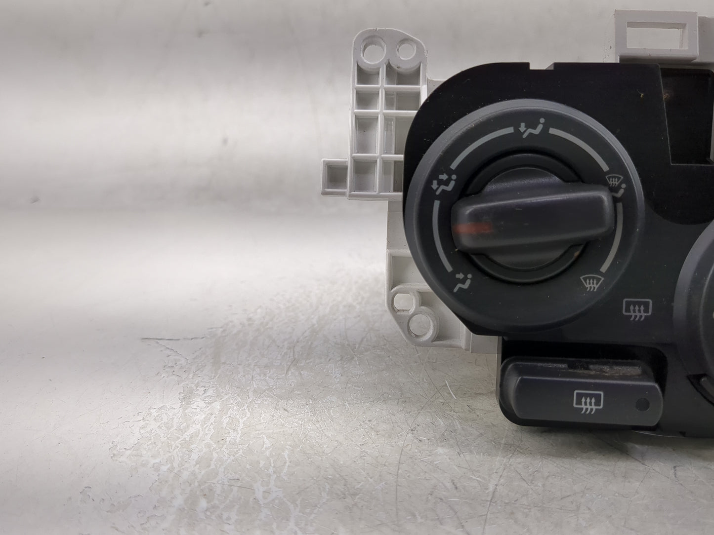 2012 Subaru Forester Climate Control Module Temperature AC/Heater Replacement P/N:72311SC011 Fits OEM Used Auto Parts - Oemu