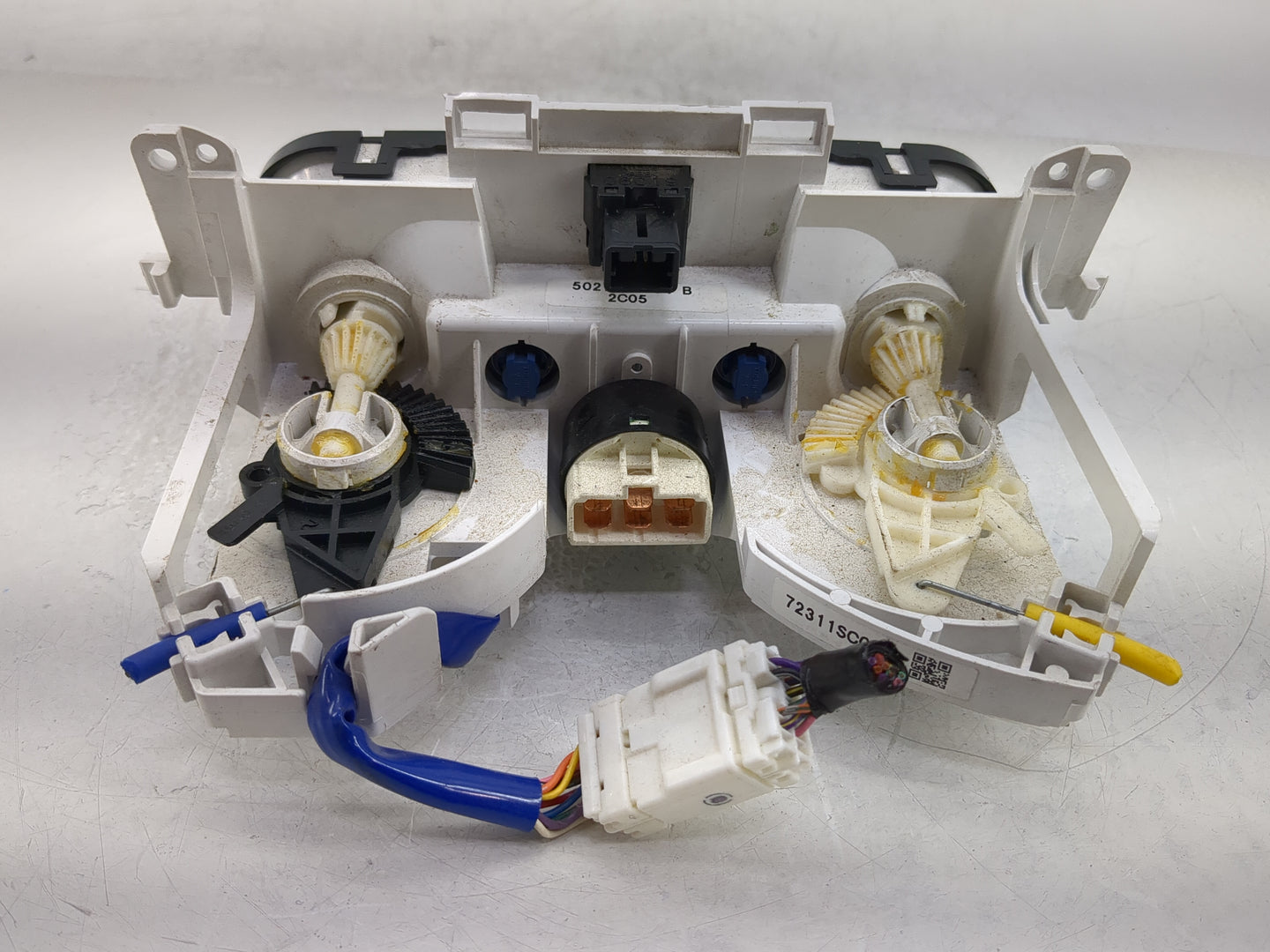 2012 Subaru Forester Climate Control Module Temperature AC/Heater Replacement P/N:72311SC011 Fits OEM Used Auto Parts - Oemu