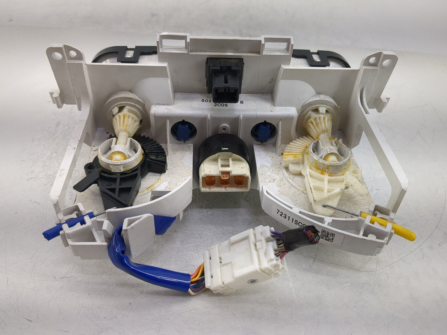 2012 Subaru Forester Climate Control Module Temperature AC/Heater Replacement P/N:72311SC011 Fits OEM Used Auto Parts - Oemu