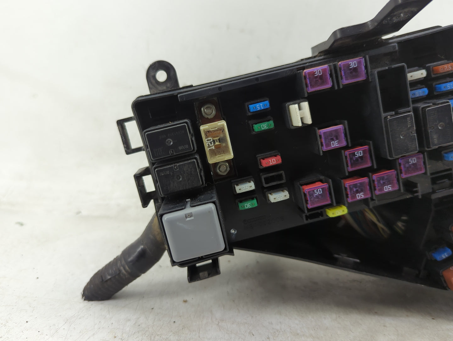 2010-2013 Subaru Forester Fusebox Fuse Box Panel Relay Module P/N:MB502000B Fits Fits 2010 2011 2012 2013 OEM Used Auto Part