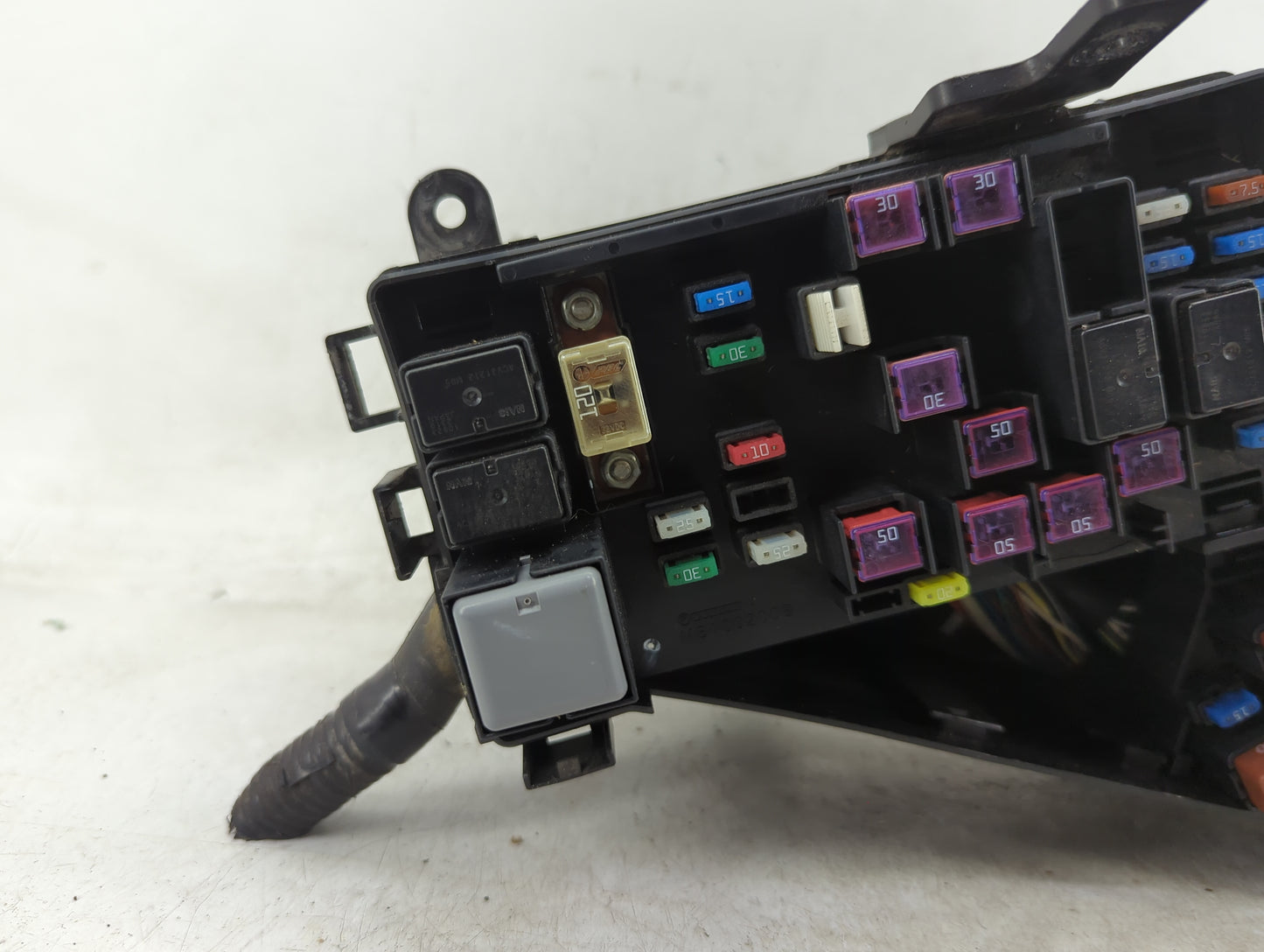 2010-2013 Subaru Forester Fusebox Fuse Box Panel Relay Module P/N:MB502000B Fits Fits 2010 2011 2012 2013 OEM Used Auto Part
