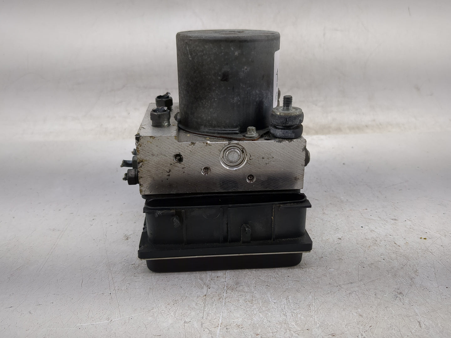 2012 Subaru Forester ABS Pump Control Module Replacement P/N:0 265 951 581 Fits OEM Used Auto Parts - Oemusedautoparts1.com
