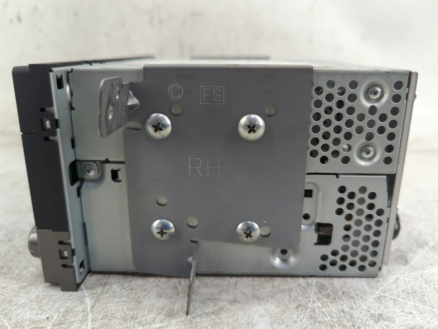 2012 Subaru Forester Radio AM FM Cd Player Receiver Replacement P/N:86201SC700 PF-2982B-B, CP604U1 Fits OEM Used Auto Parts 