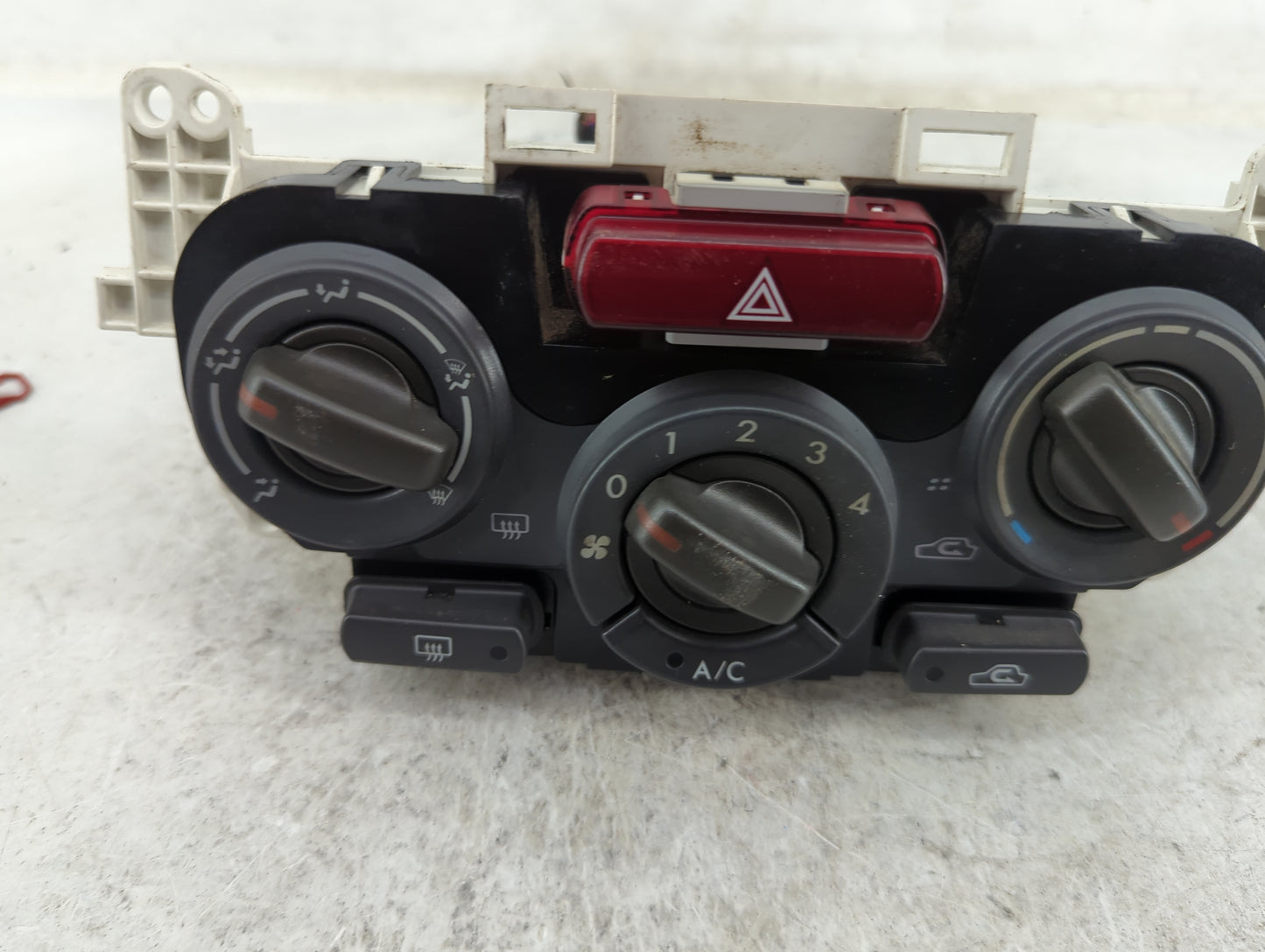 2012 Subaru Forester Climate Control Module Temperature AC/Heater Replacement P/N:72311SC011 Fits OEM Used Auto Parts - Oemu