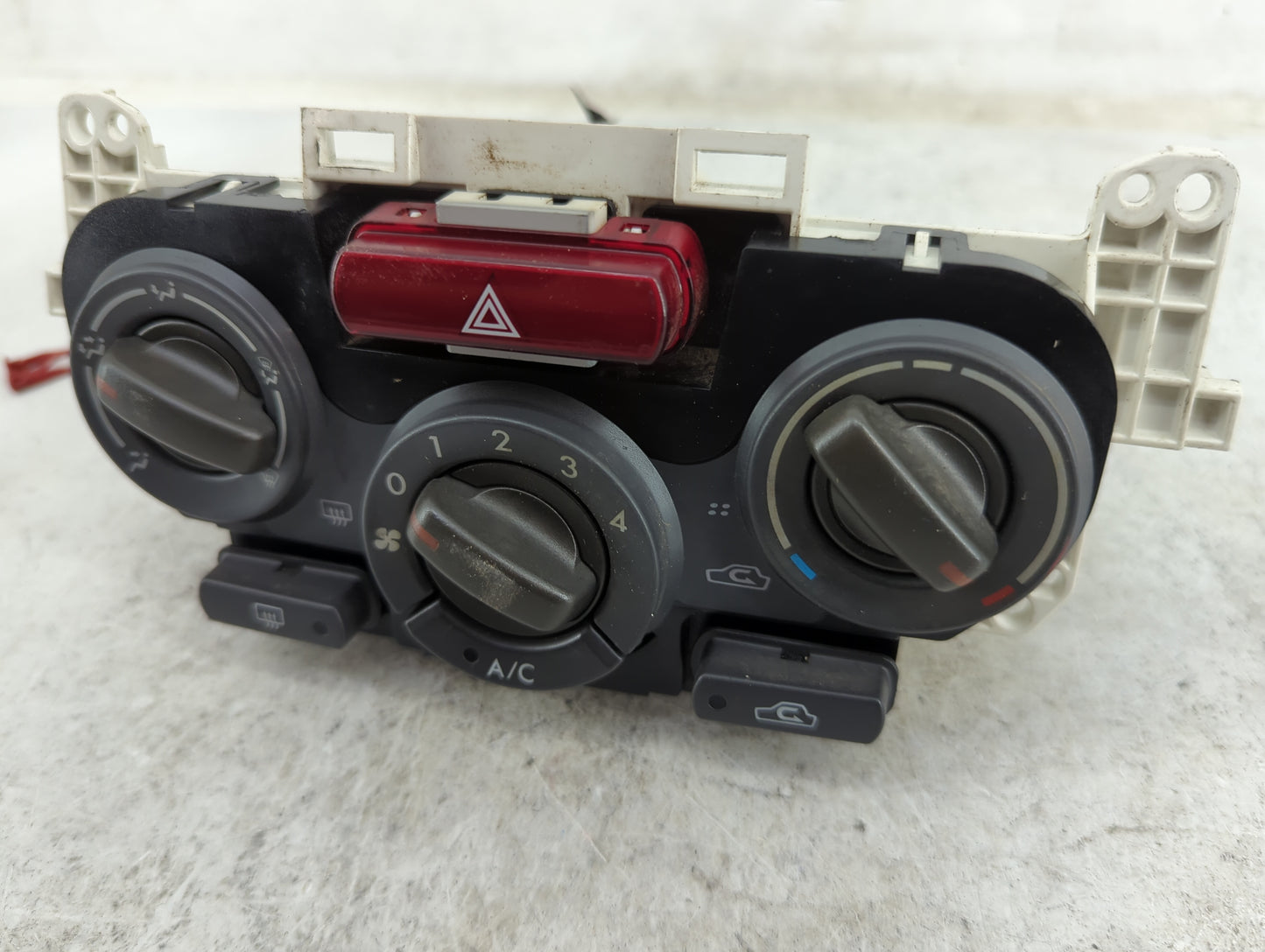 2012 Subaru Forester Climate Control Module Temperature AC/Heater Replacement P/N:72311SC011 Fits OEM Used Auto Parts - Oemu