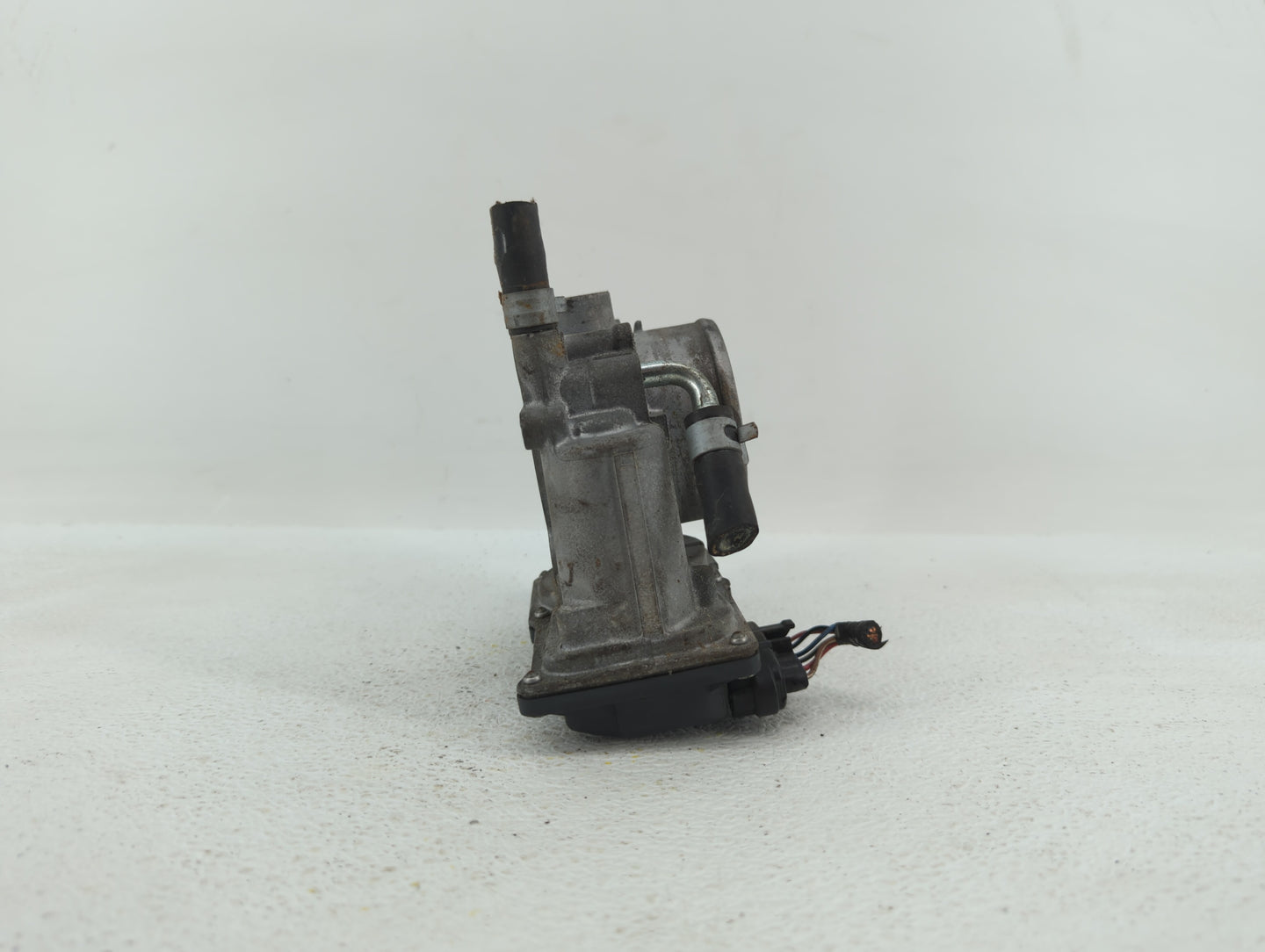 2011-2017 Subaru Forester Throttle Body P/N:16112AA380 Fits Fits 2011 2012 2013 2014 2015 2016 2017 OEM Used Auto Parts - Oe