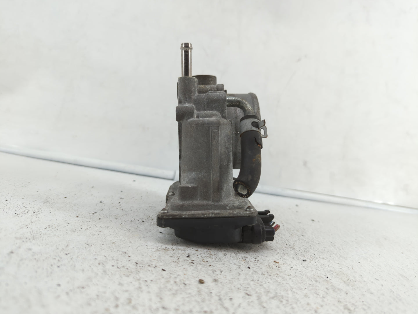 2011-2017 Subaru Forester Throttle Body P/N:16112AA380 Fits Fits 2011 2012 2013 2014 2015 2016 2017 OEM Used Auto Parts - Oe