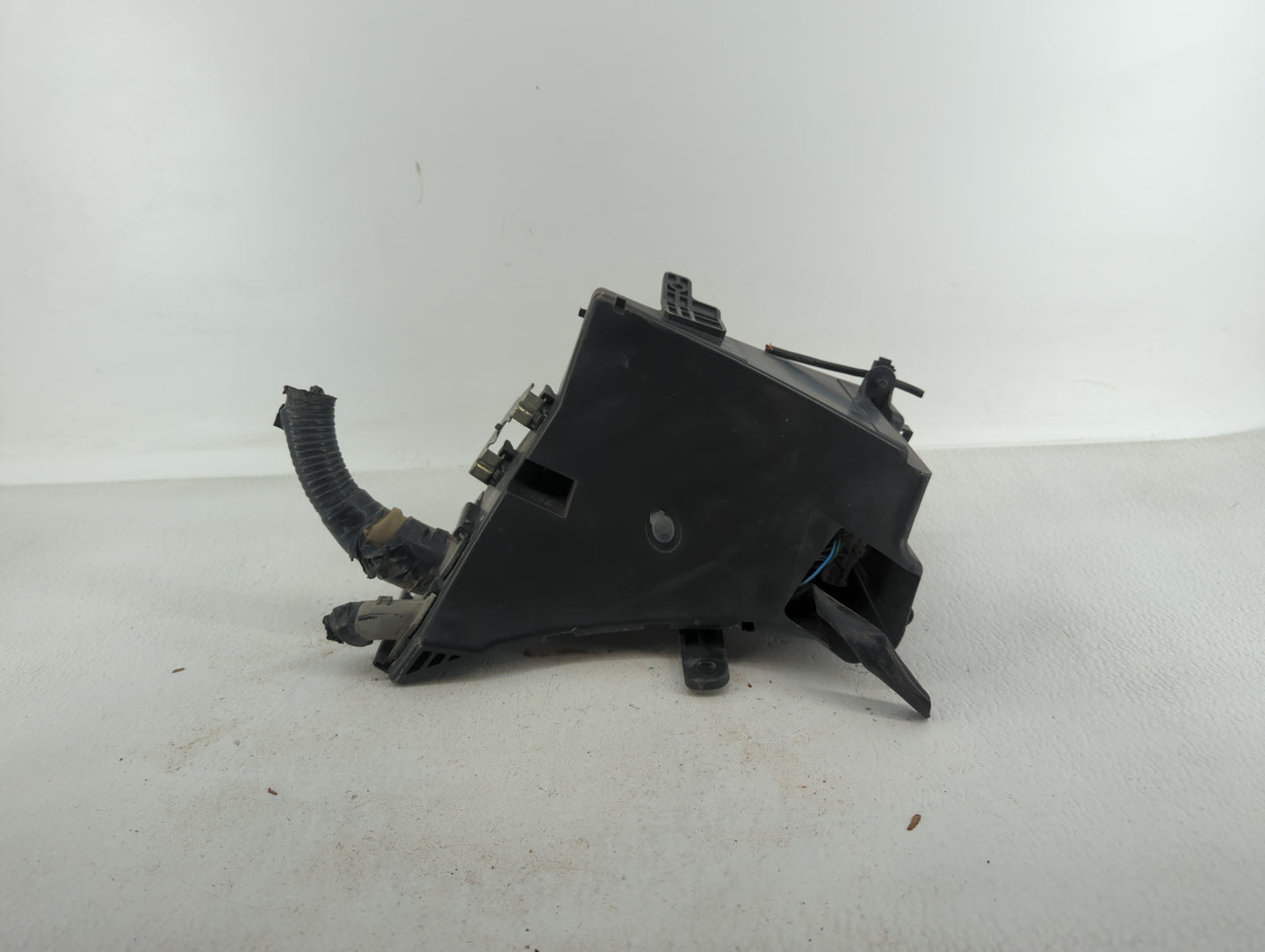 2010-2013 Subaru Forester Fusebox Fuse Box Panel Relay Module P/N:MB502096B MB100200B, MB502095B Fits Fits 2010 2011 2012 20