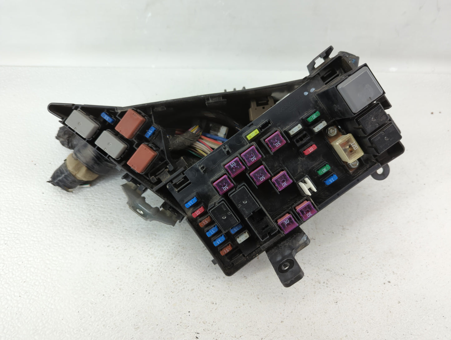 2010-2013 Subaru Forester Fusebox Fuse Box Panel Relay Module P/N:82241SC050 MB100200B Fits Fits 2010 2011 2012 2013 2014 OE