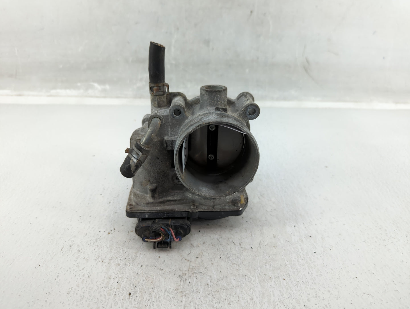 2011-2018 Subaru Forester Throttle Body P/N:16112AA380 Fits Fits 2011 2012 2013 2014 2015 2016 2017 2018 OEM Used Auto Parts