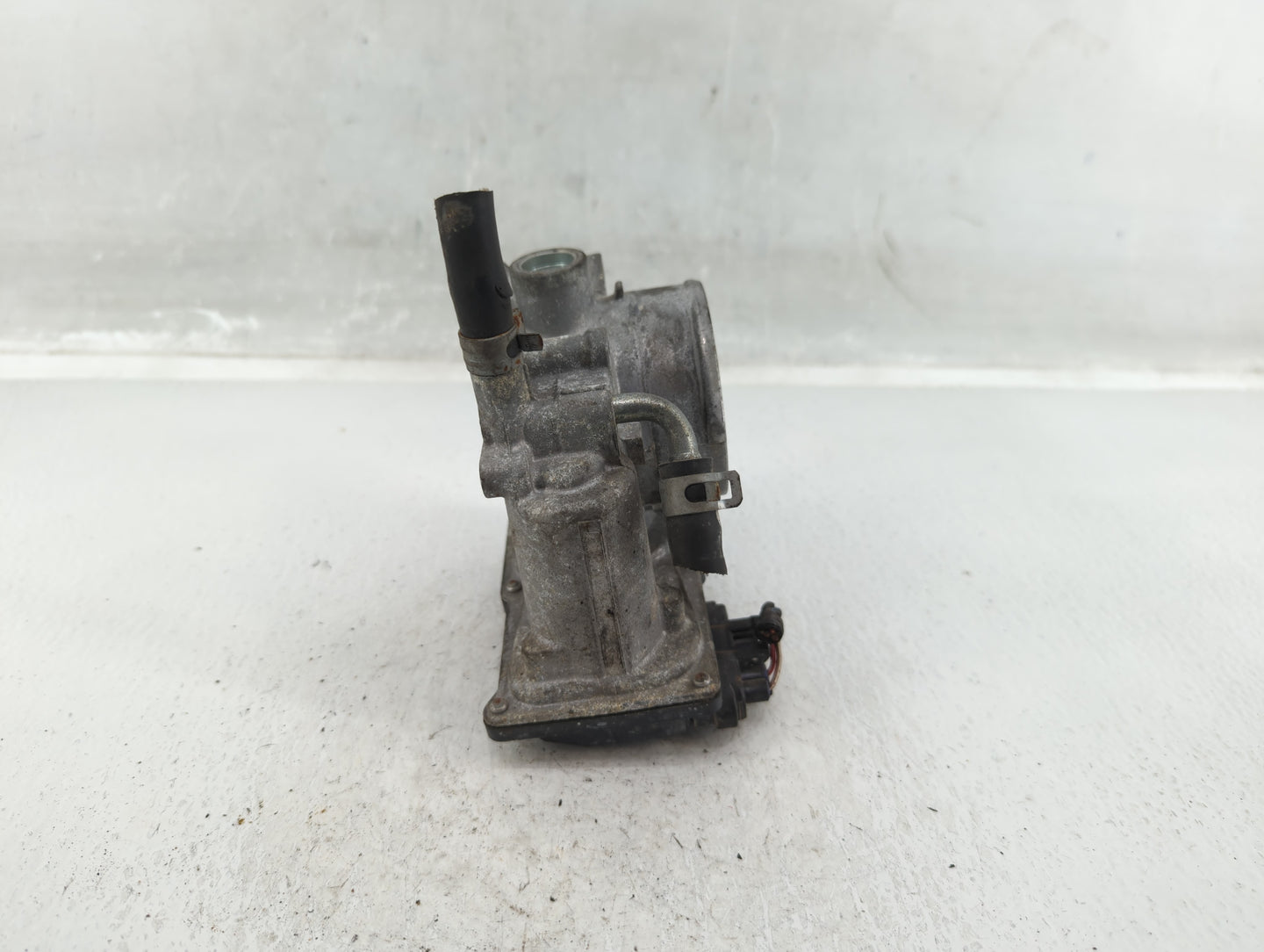 2011-2018 Subaru Forester Throttle Body P/N:16112AA380 Fits Fits 2011 2012 2013 2014 2015 2016 2017 2018 OEM Used Auto Parts