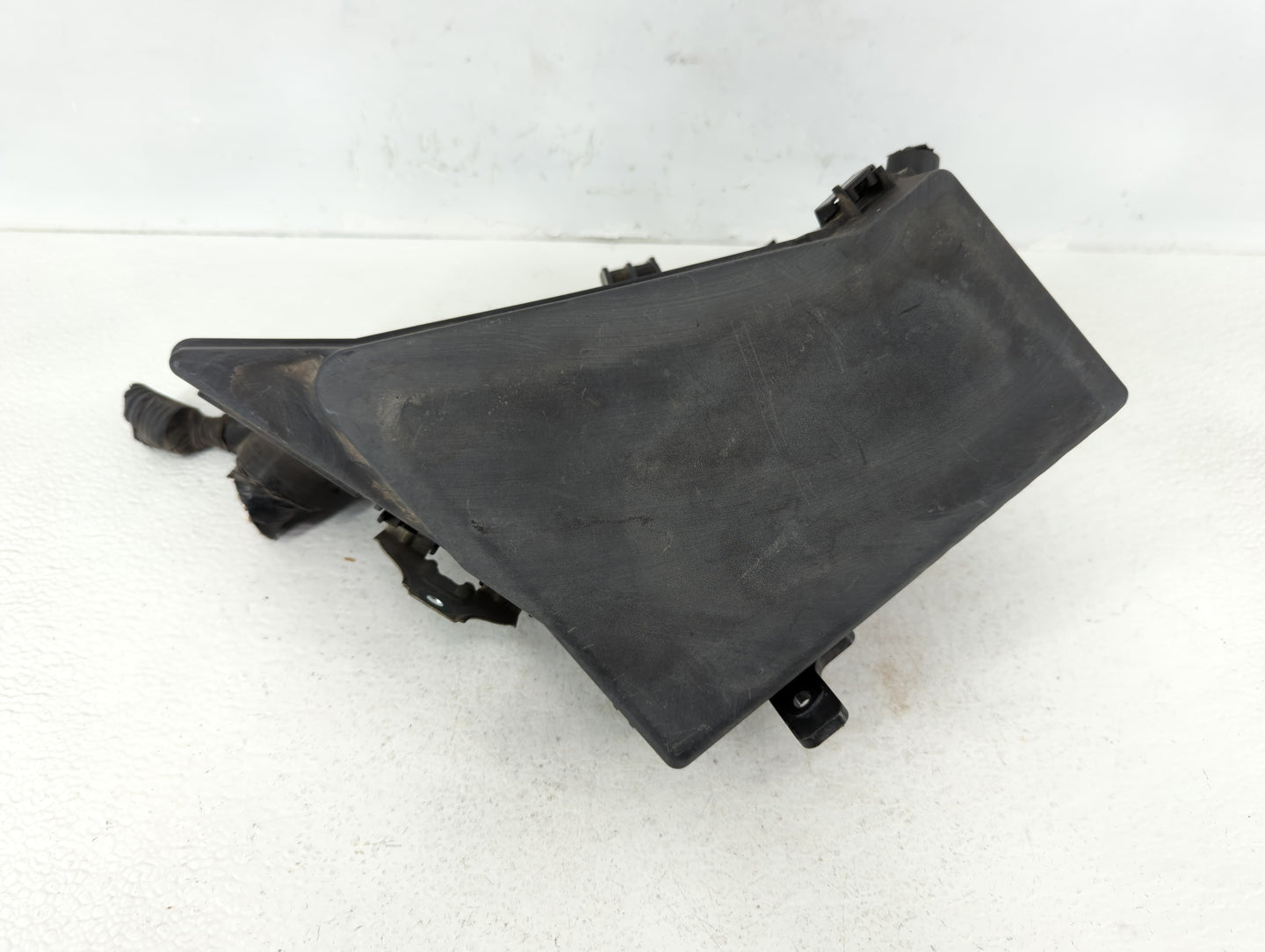 2010-2013 Subaru Forester Fusebox Fuse Box Panel Relay Module P/N:MB100200B Fits Fits 2010 2011 2012 2013 OEM Used Auto Part