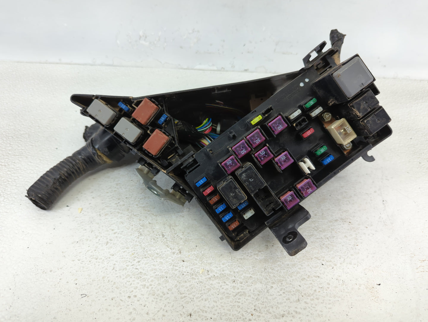 2010-2013 Subaru Forester Fusebox Fuse Box Panel Relay Module P/N:MB100200B Fits Fits 2010 2011 2012 2013 OEM Used Auto Part