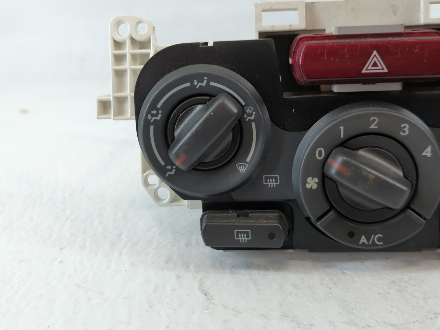2012 Subaru Forester Climate Control Module Temperature AC/Heater Replacement P/N:72311SC011 Fits OEM Used Auto Parts - Oemu