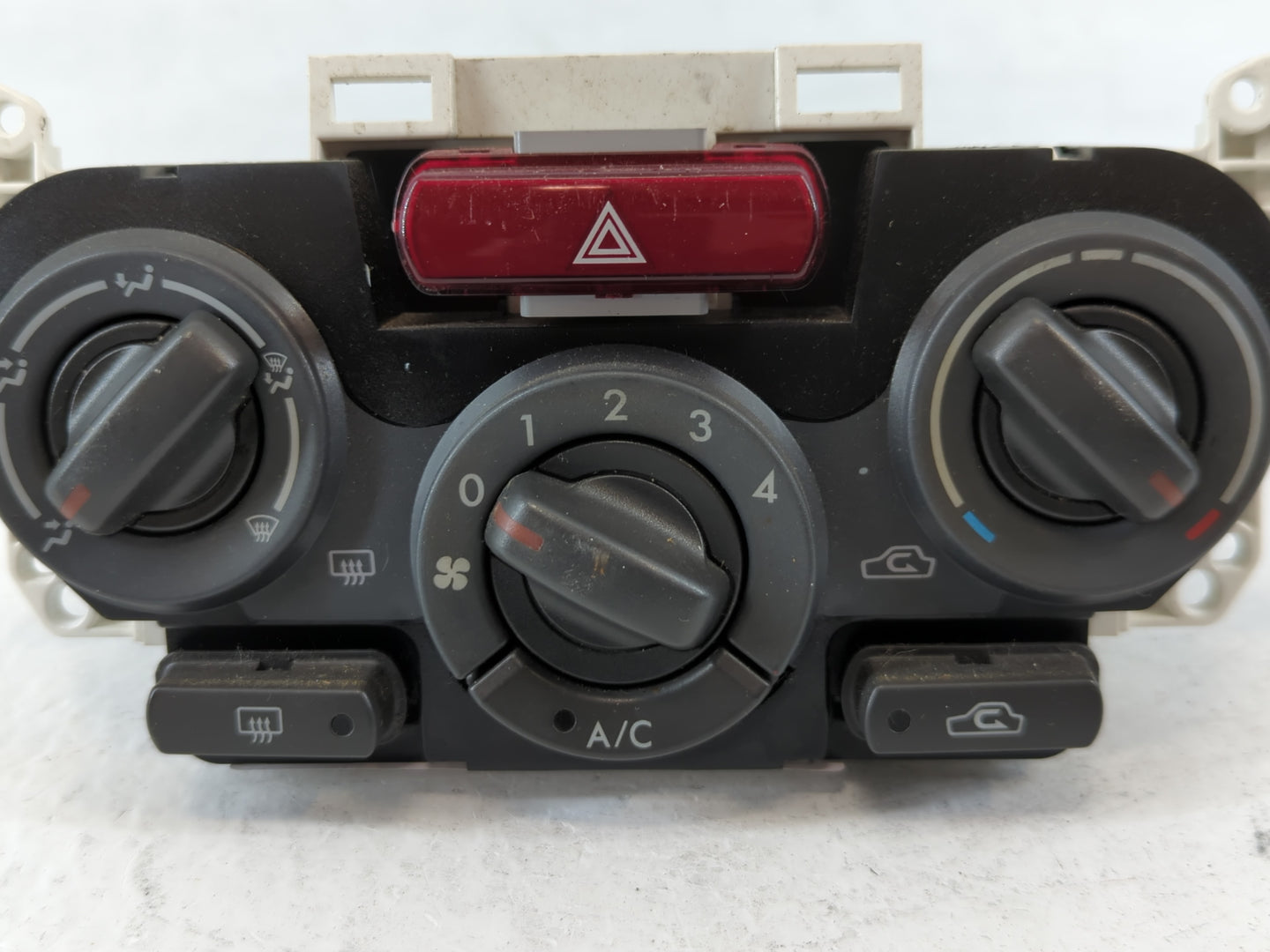 2012 Subaru Forester Climate Control Module Temperature AC/Heater Replacement P/N:72311SC011 Fits OEM Used Auto Parts - Oemu