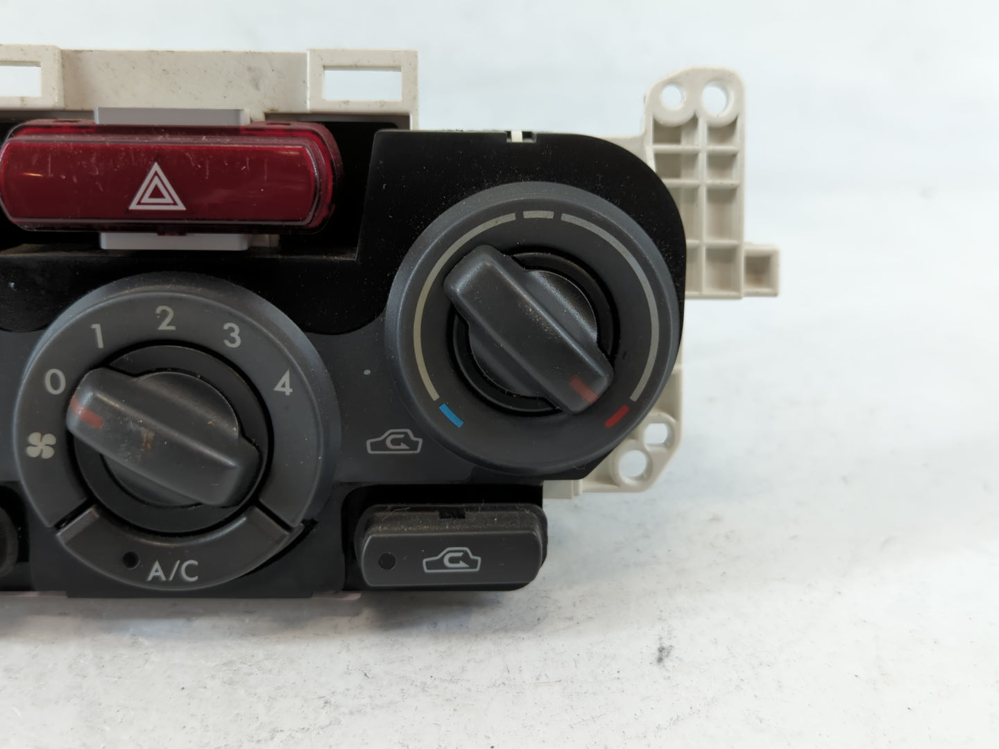 2012 Subaru Forester Climate Control Module Temperature AC/Heater Replacement P/N:72311SC011 Fits OEM Used Auto Parts - Oemu