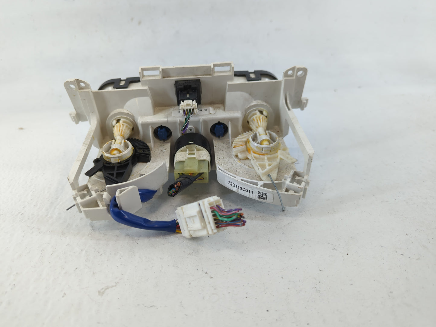 2012 Subaru Forester Climate Control Module Temperature AC/Heater Replacement P/N:72311SC011 Fits OEM Used Auto Parts - Oemu