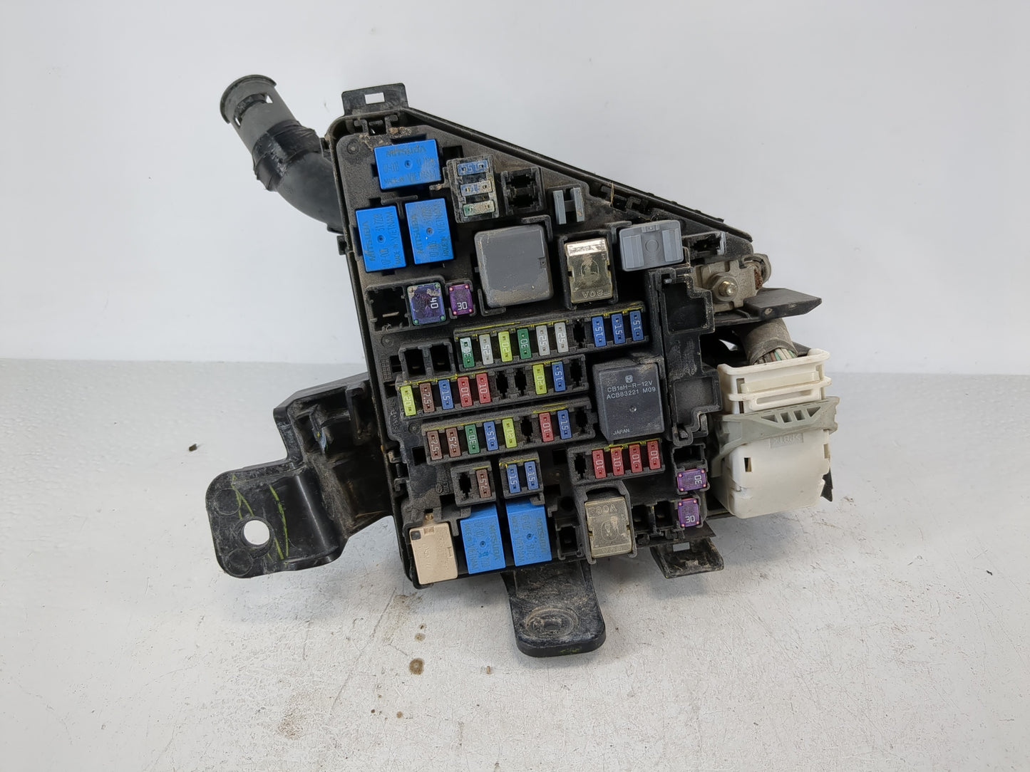 2012-2014 Subaru Impreza Fusebox Fuse Box Panel Relay Module P/N:MB504101B Fits Fits 2012 2013 2014 OEM Used Auto Parts - Oe
