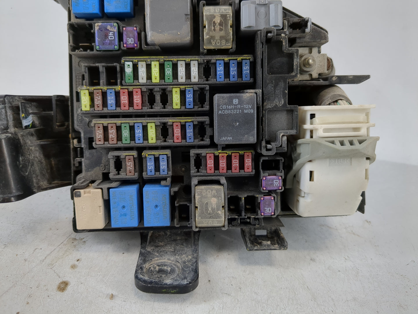 2012-2014 Subaru Impreza Fusebox Fuse Box Panel Relay Module P/N:MB504101B Fits Fits 2012 2013 2014 OEM Used Auto Parts - Oe