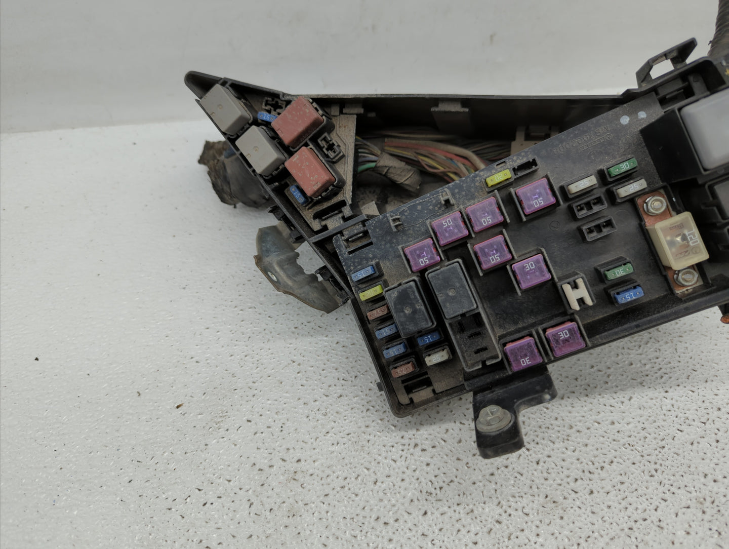 Subaru Impreza Fusebox Fuse Box Relay Module Tipm Mb100200b|mb700200b - Oemusedautoparts1.com