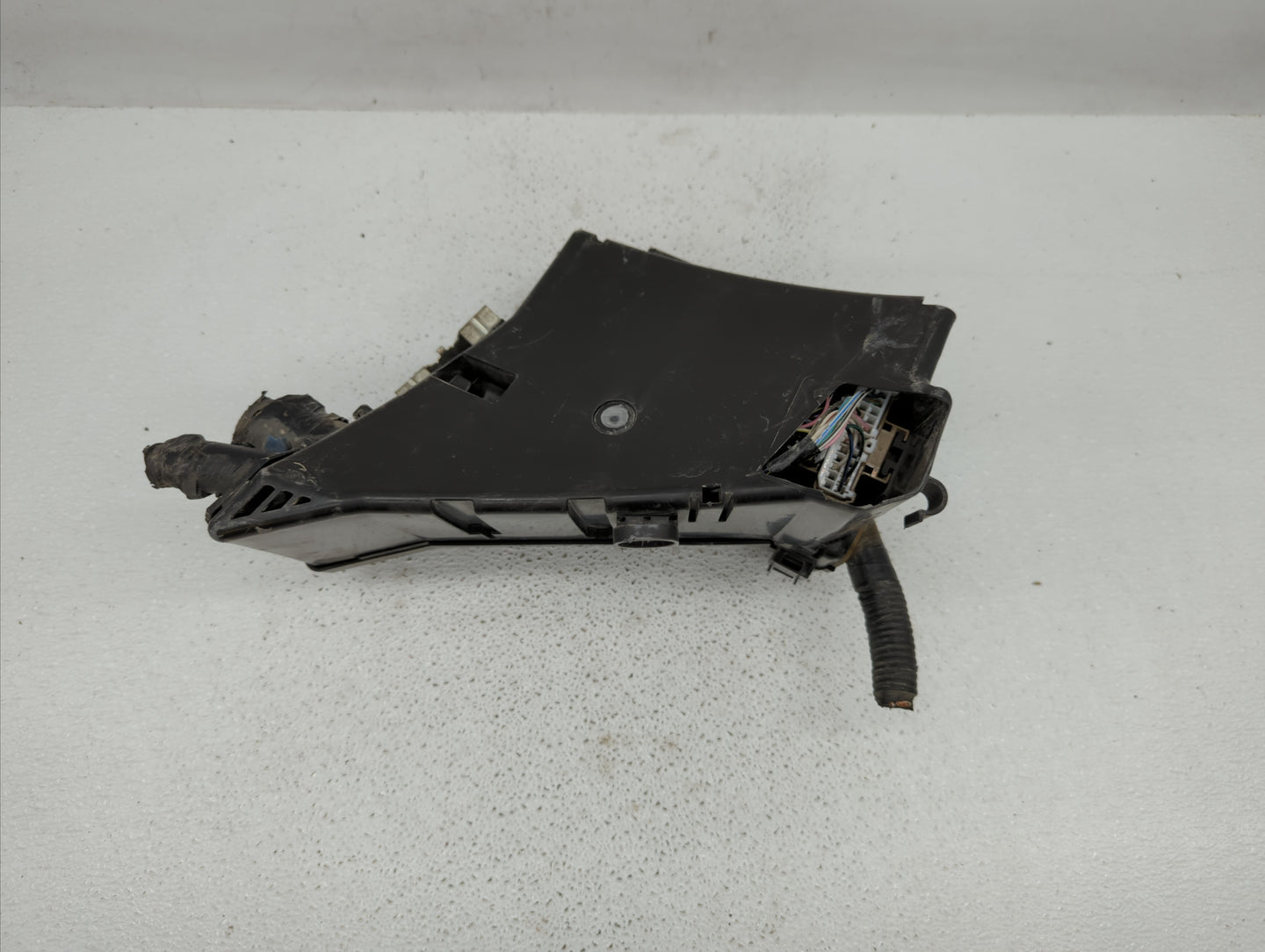 Subaru Impreza Fusebox Fuse Box Relay Module Tipm Mb100200b|mb700200b - Oemusedautoparts1.com