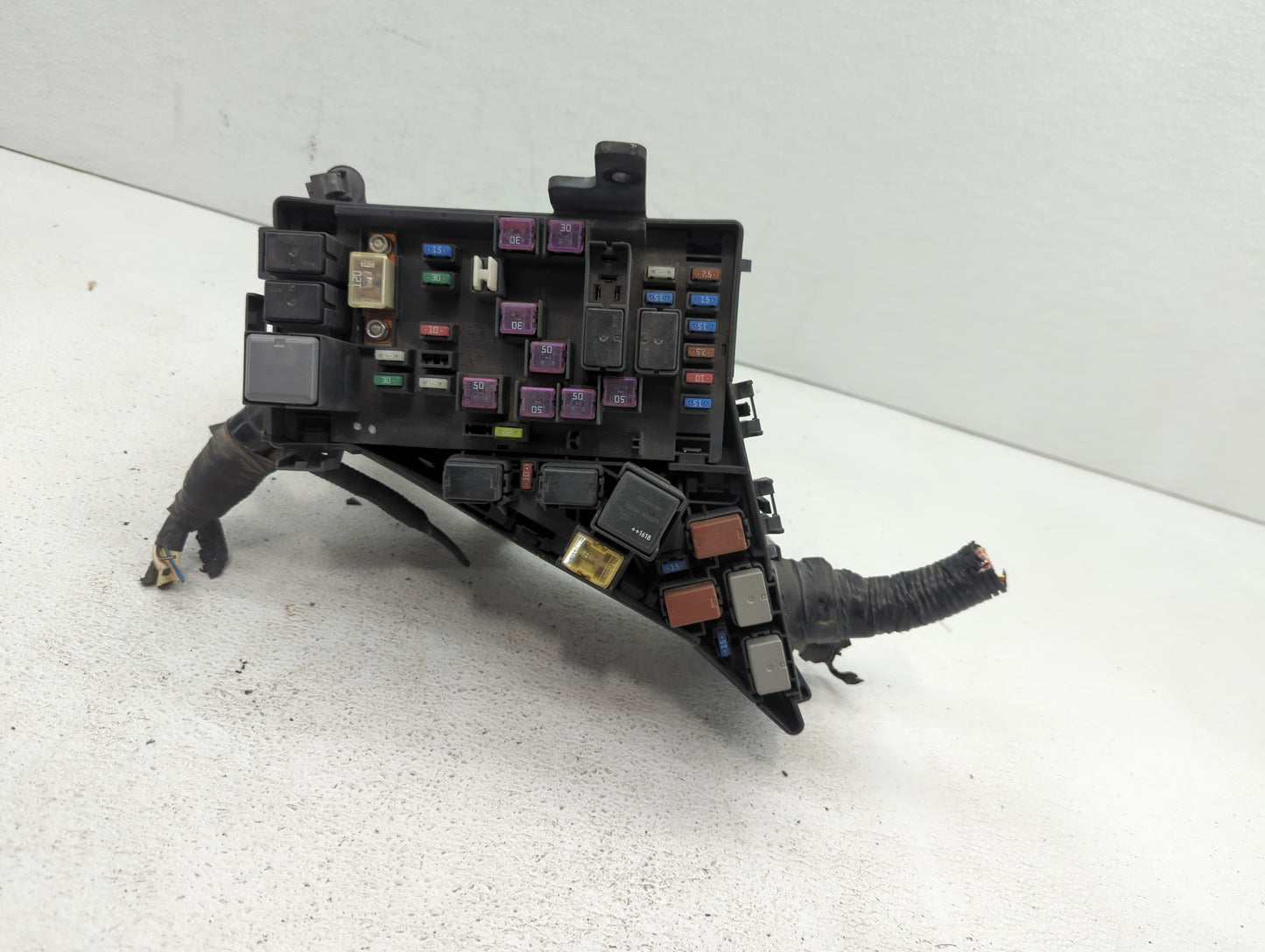 2010-2014 Subaru Impreza Fusebox Fuse Box Panel Relay Module P/N:MB502096B Fits Fits 2010 2011 2012 2013 2014 OEM Used Auto 