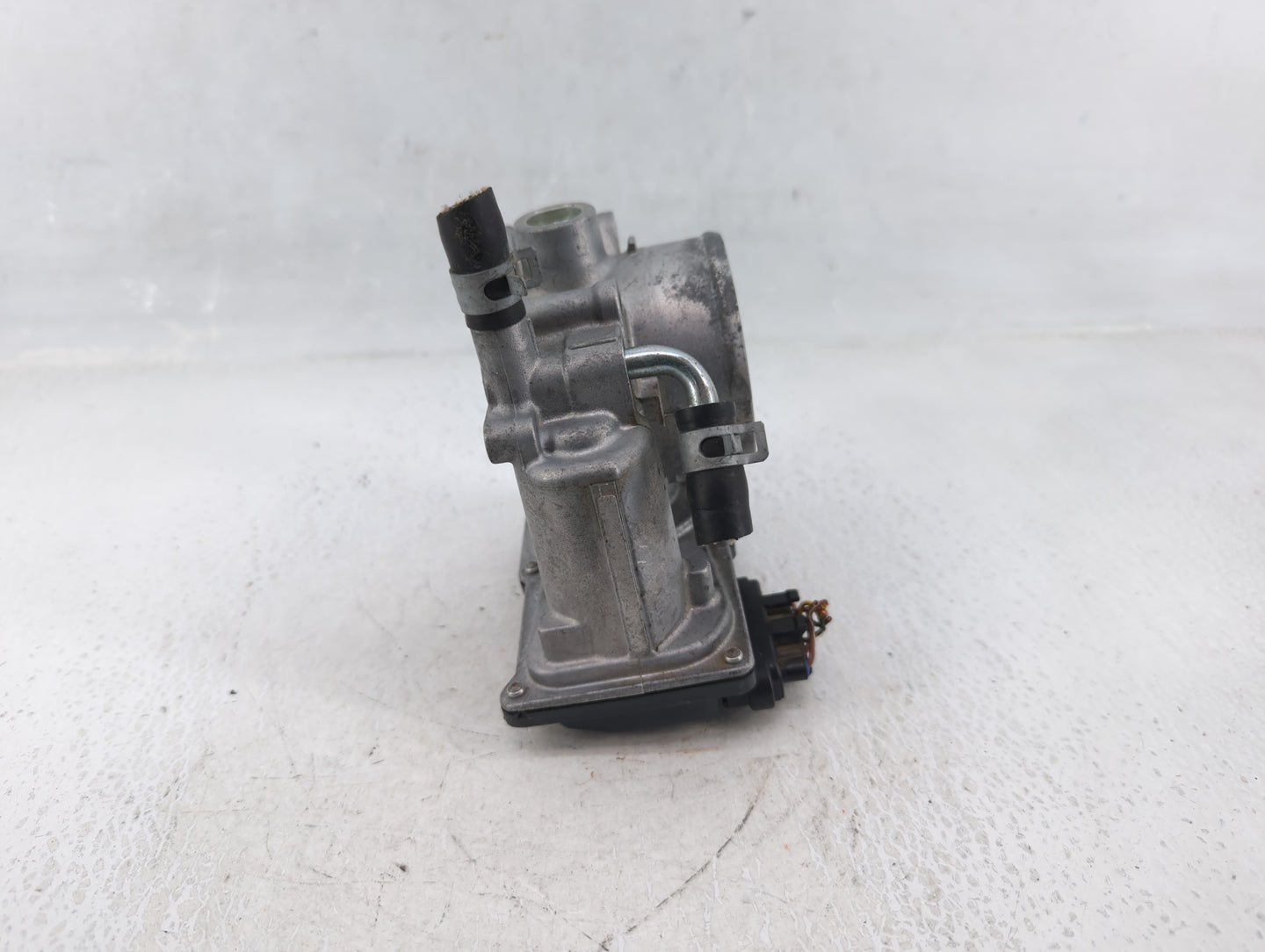 2012-2016 Subaru Impreza Throttle Body P/N:16112AA380 Fits Fits 2011 2012 2013 2014 2015 2016 2017 2018 OEM Used Auto Parts 