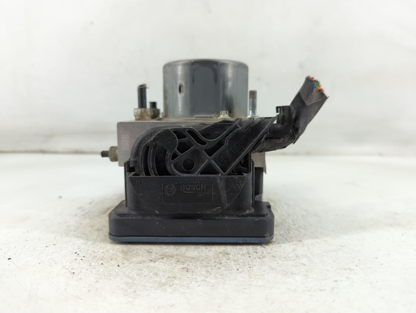 2012 Subaru Impreza ABS Pump Control Module Replacement P/N:27536FJ190 Fits OEM Used Auto Parts - Oemusedautoparts1.com