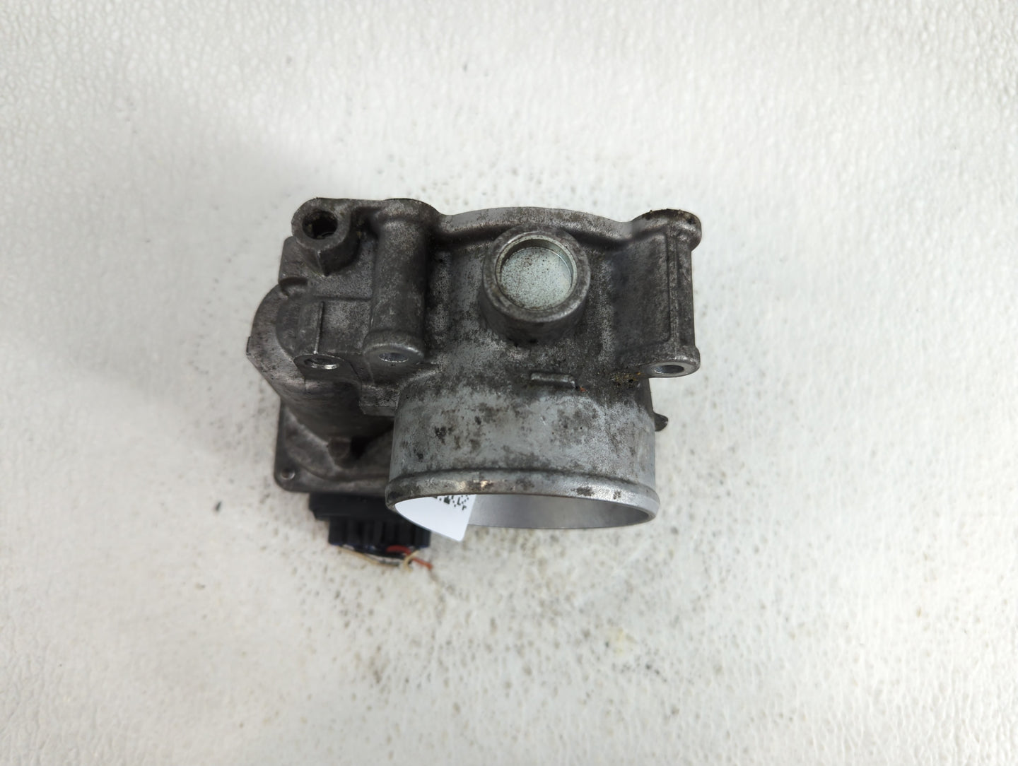 2010-2012 Subaru Legacy Throttle Body P/N:16112AA350 Fits Fits 2010 2011 2012 OEM Used Auto Parts - Oemusedautoparts1.com